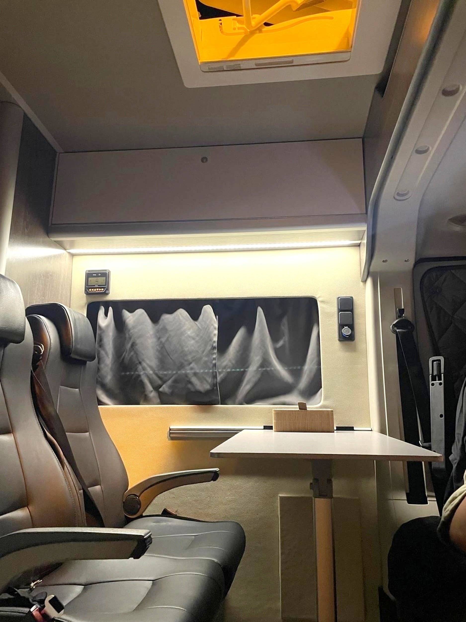 Dining Area Fiat Al-Ko 2,3 l Multijet 150 ch. - Yescapa