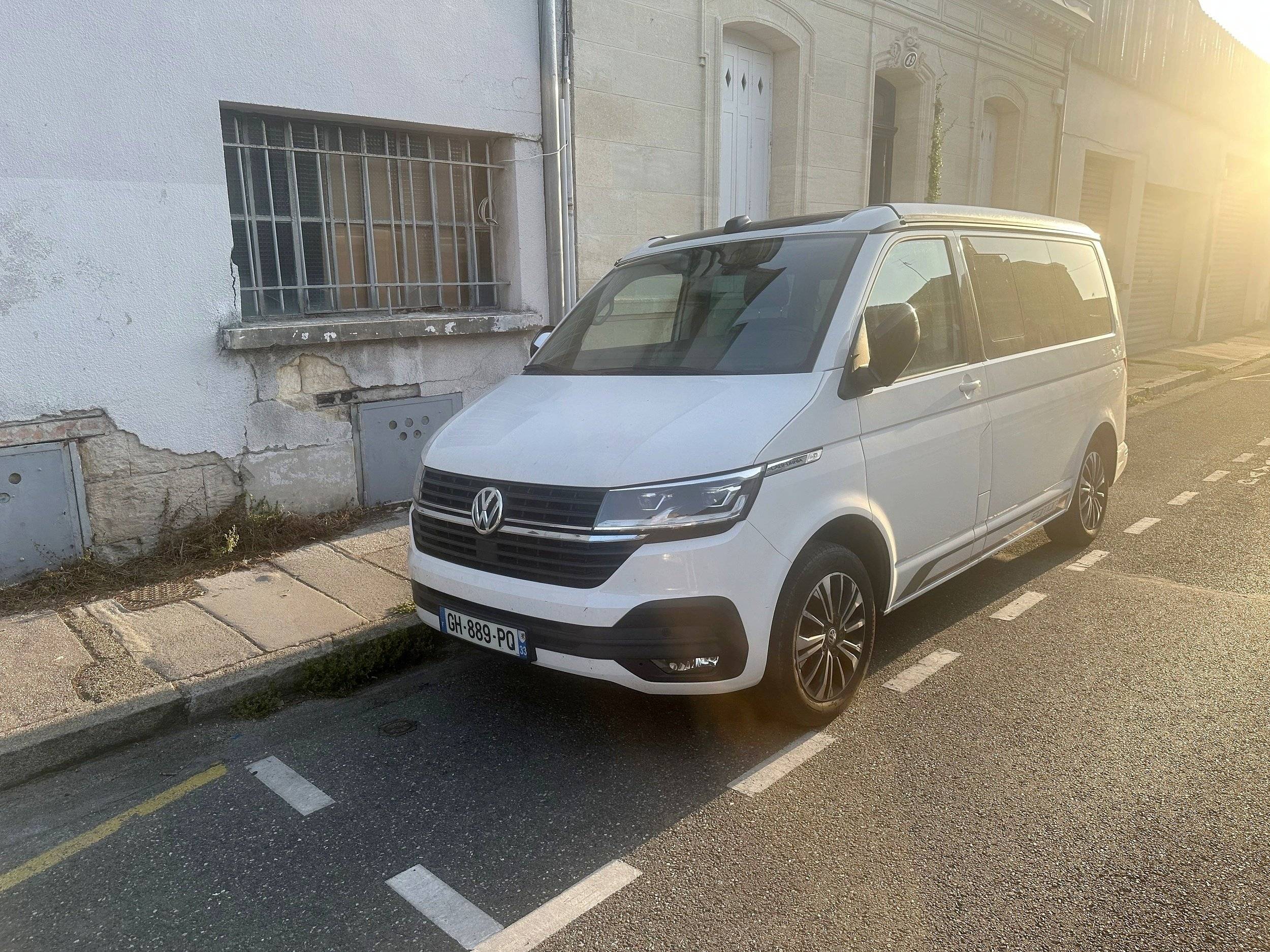 Vista del vehículo ángulo delantero Volkswagen 2,0 l 140 ch - Yescapa
