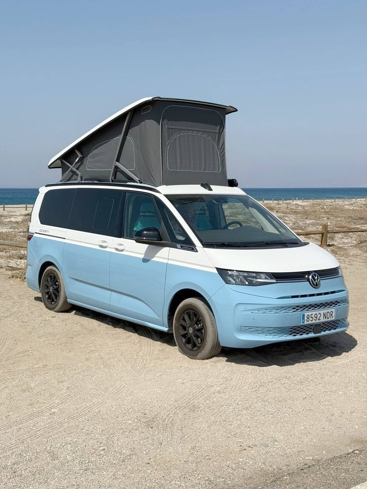 Front view from 3/4 Volkswagen T7 CALIFORNIA OCEAN - Yescapa