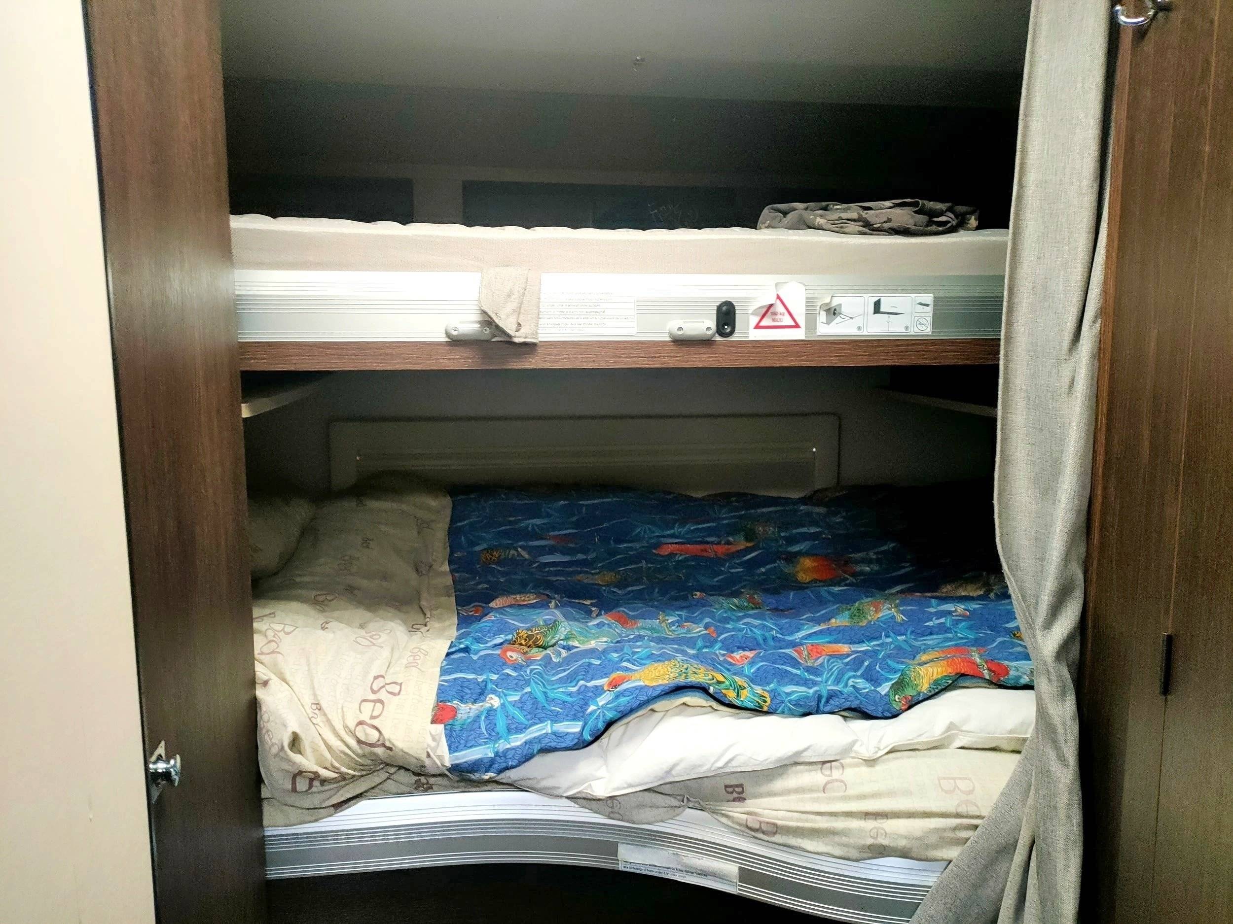 slaapplaatsen Ford Transit 155 ch - Yescapa