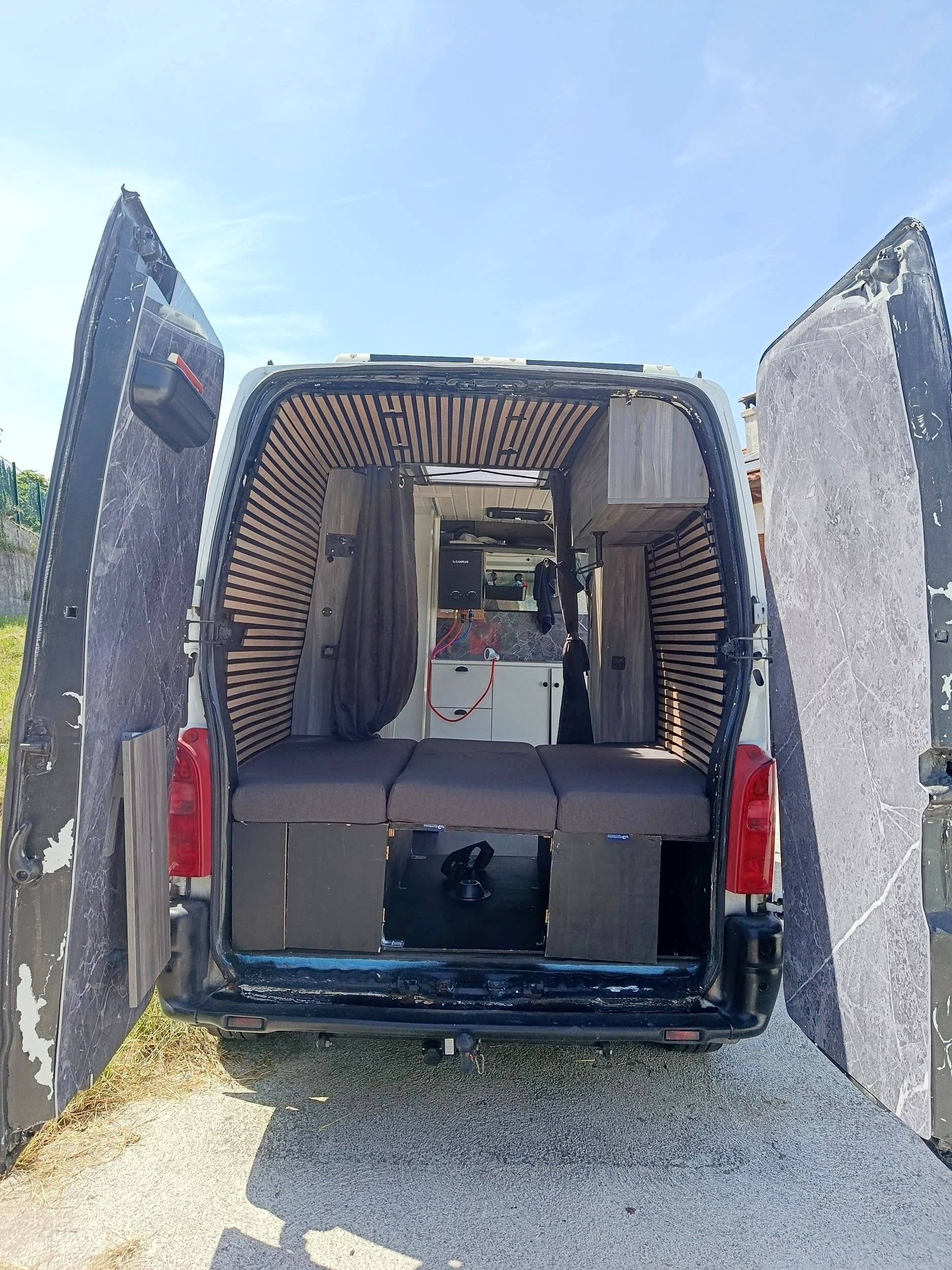 Schlafplätze Renault Master 2,5 l dCi 120 ch. - Yescapa