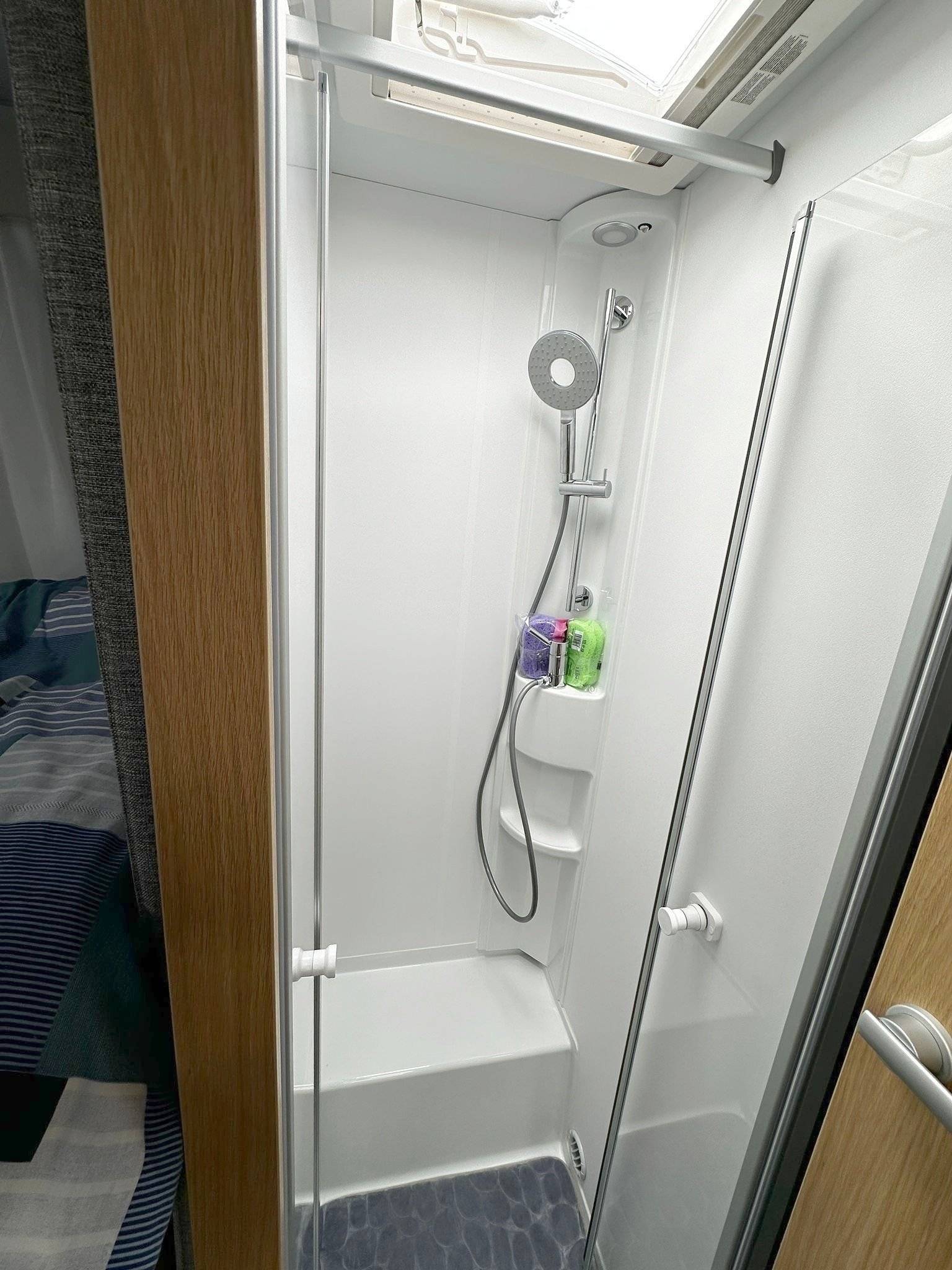 Adria Adria Matrix Axess 670 SL