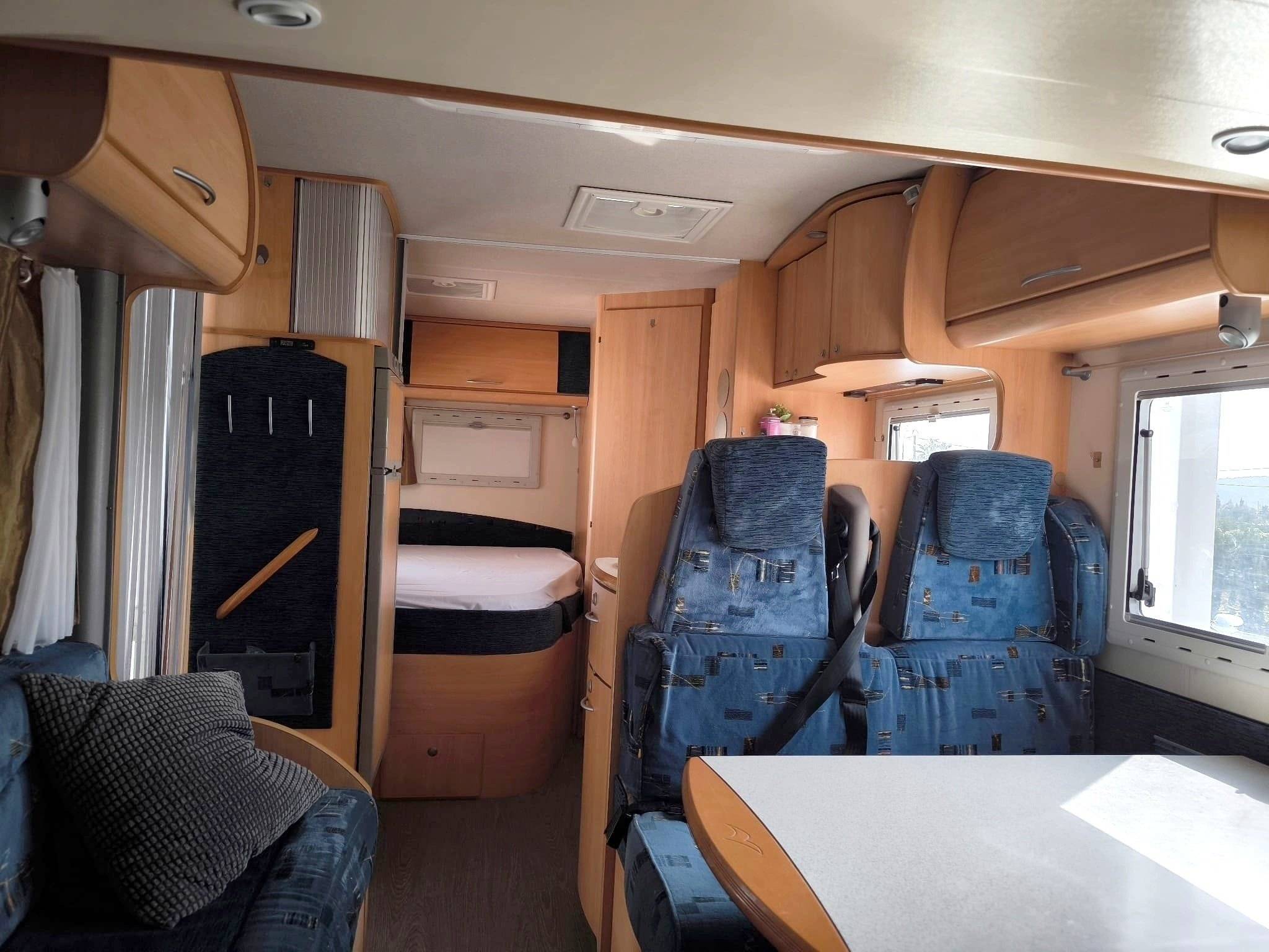 Coin repas Fiat Ducato 2300cc - Yescapa