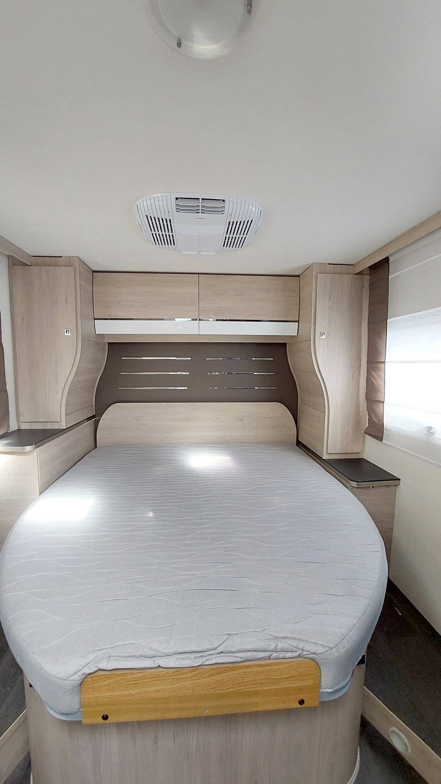 Couchages Ford Transit 2,0 l 170 ch - Yescapa