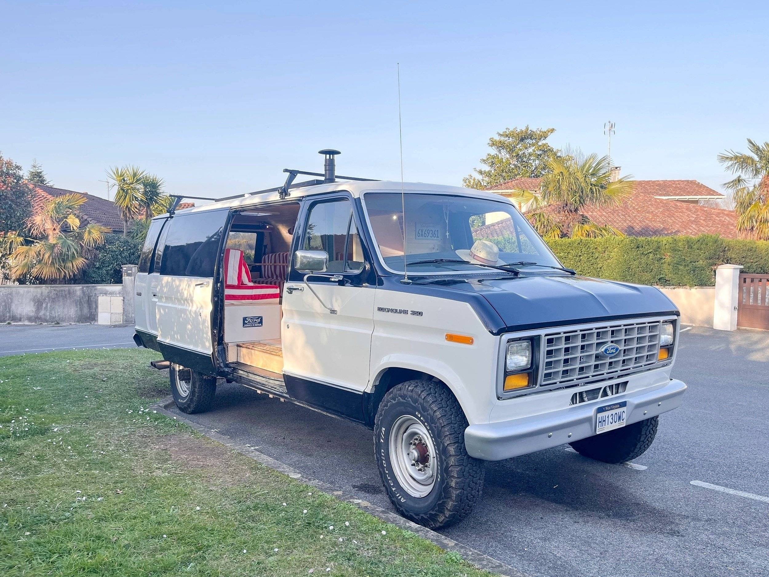 Berth Ford Econoline - Yescapa