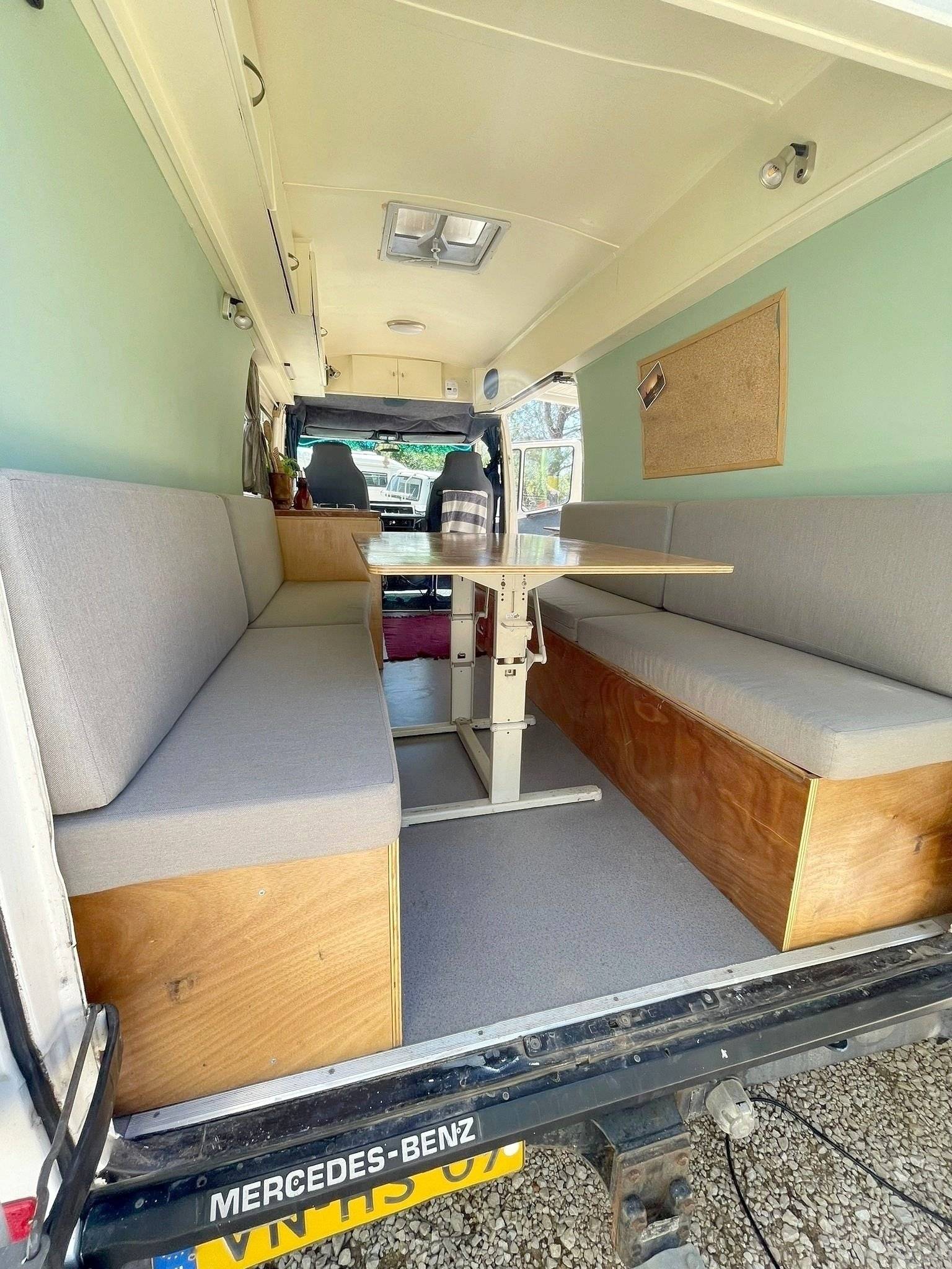 Simone Mercedes 210D 