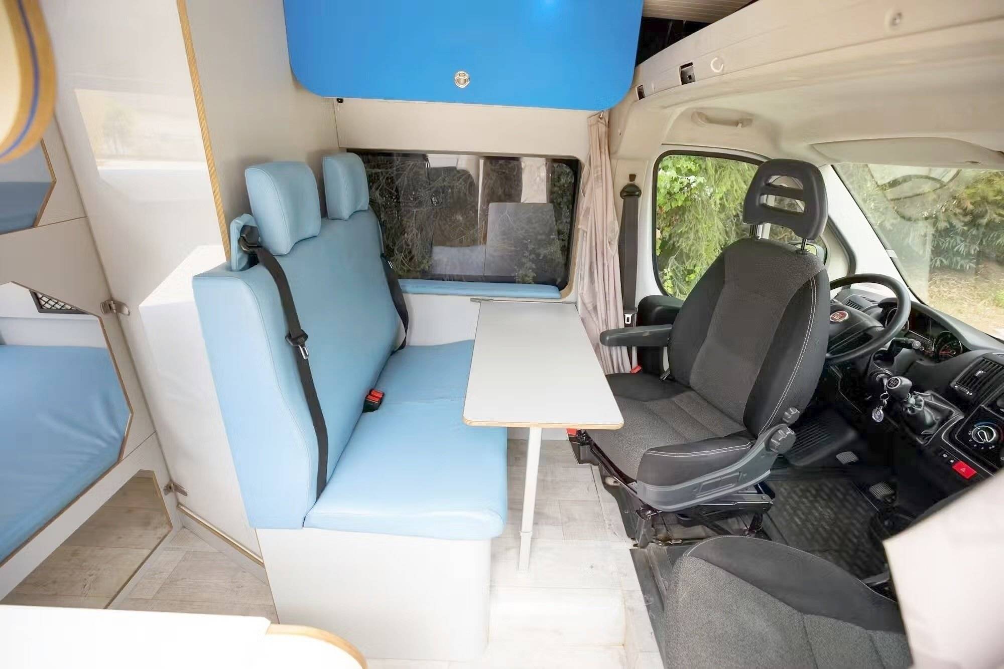 Dinette Fiat Ducato 250 - Yescapa