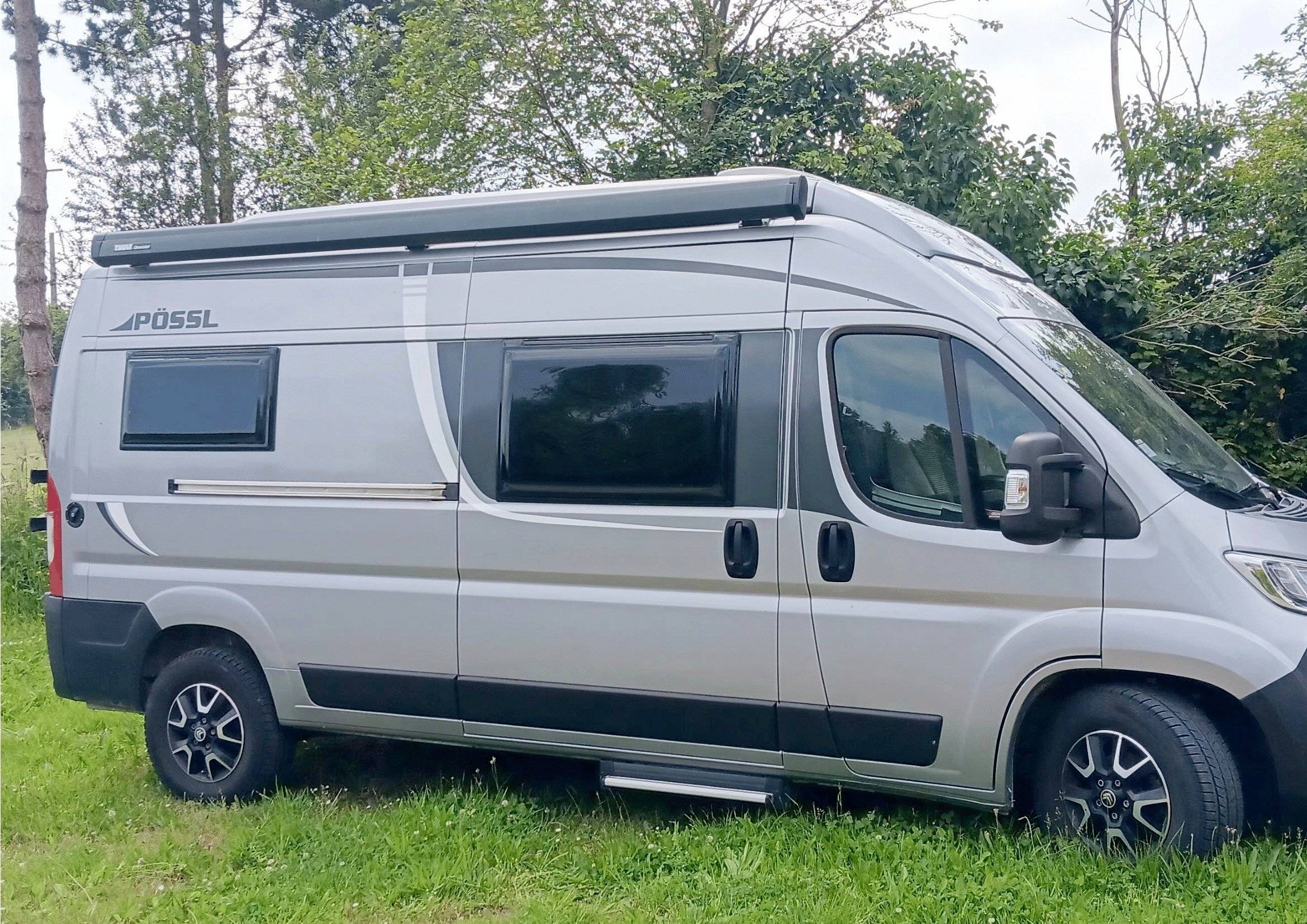 Vue avant de 3/4 Citroën Citroën jumper - Yescapa