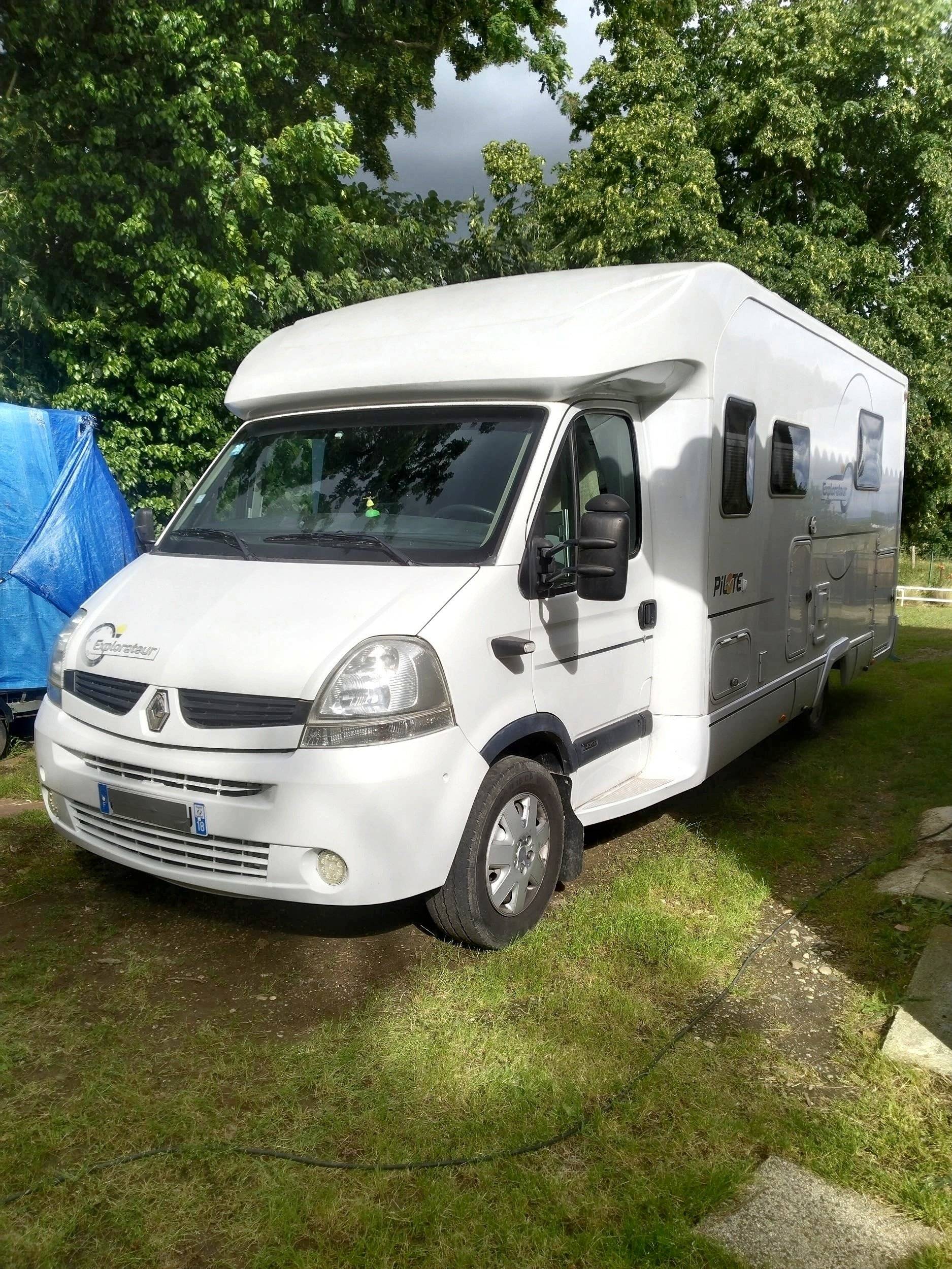 Front view from 3/4  - Yescapa
