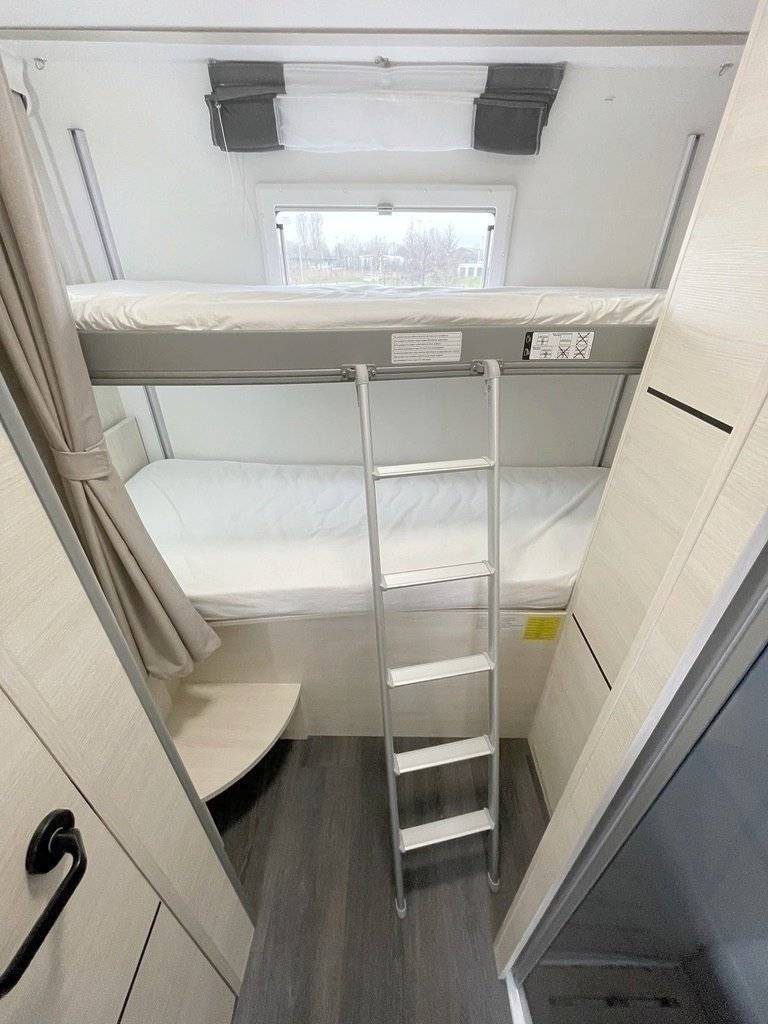 Challenger Challenger 380