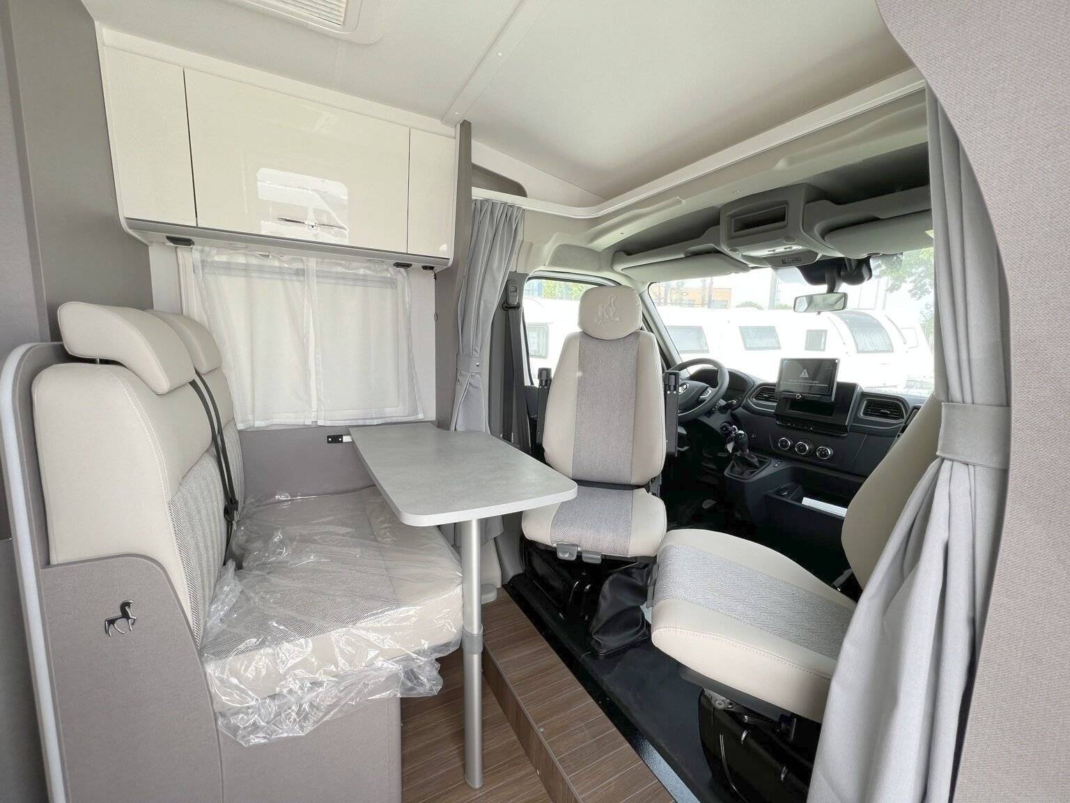 Coin repas Renault Renault master - Yescapa