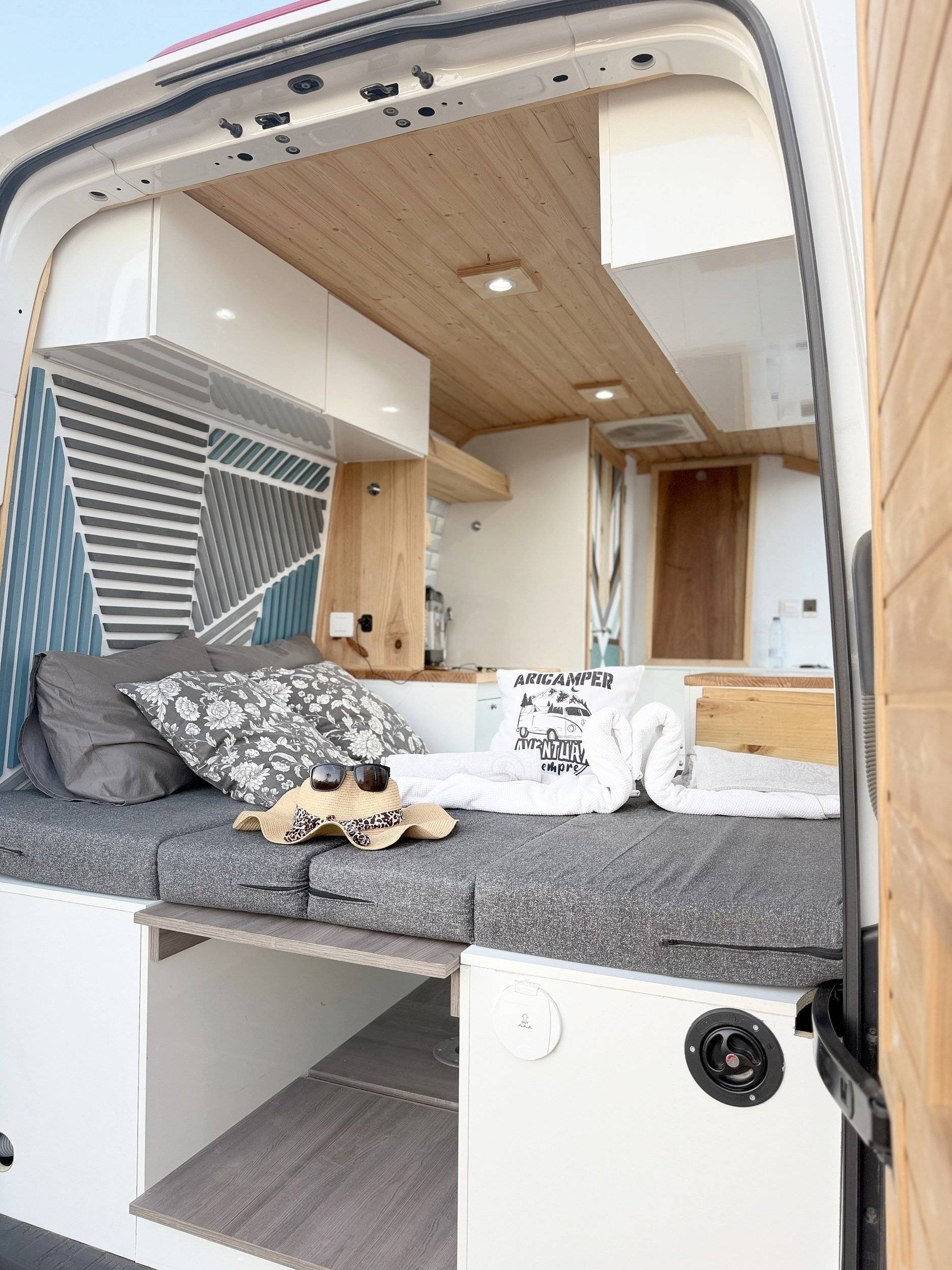 Berth Volkswagen 2,0 l 140 ch - Yescapa