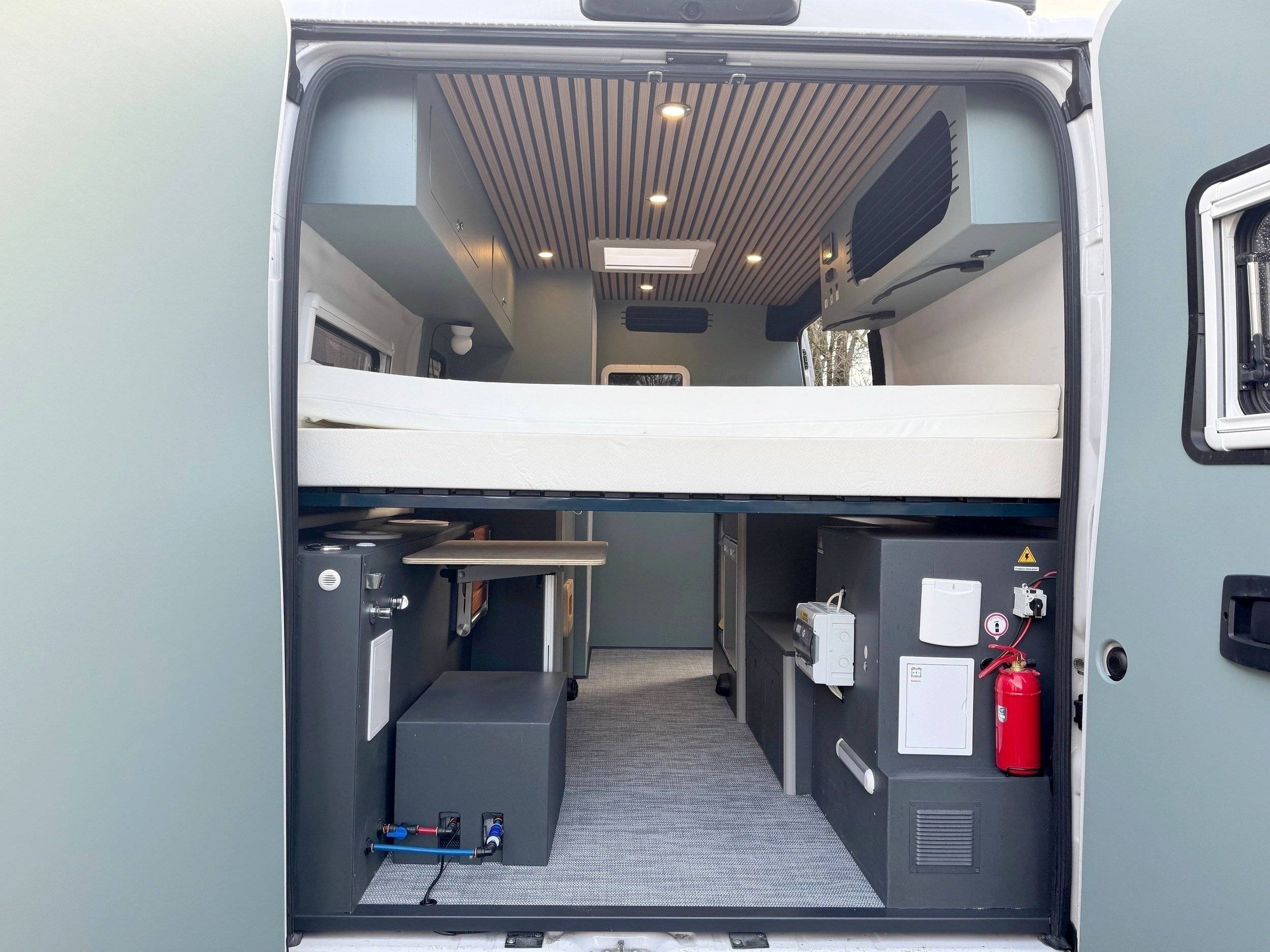Couchages Peugeot Boxer 2,2l HDI 140 cv - Yescapa