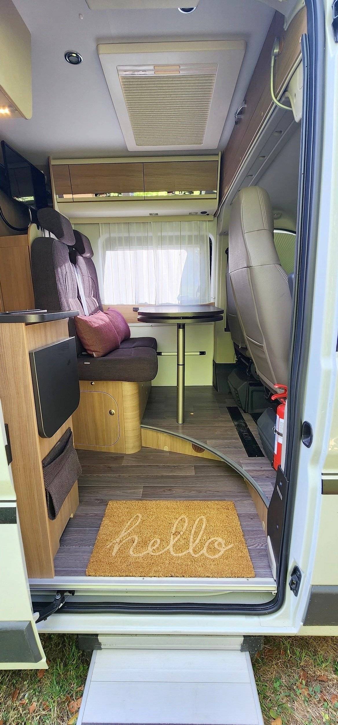 Dining Area Fiat Fiat ducato - Yescapa