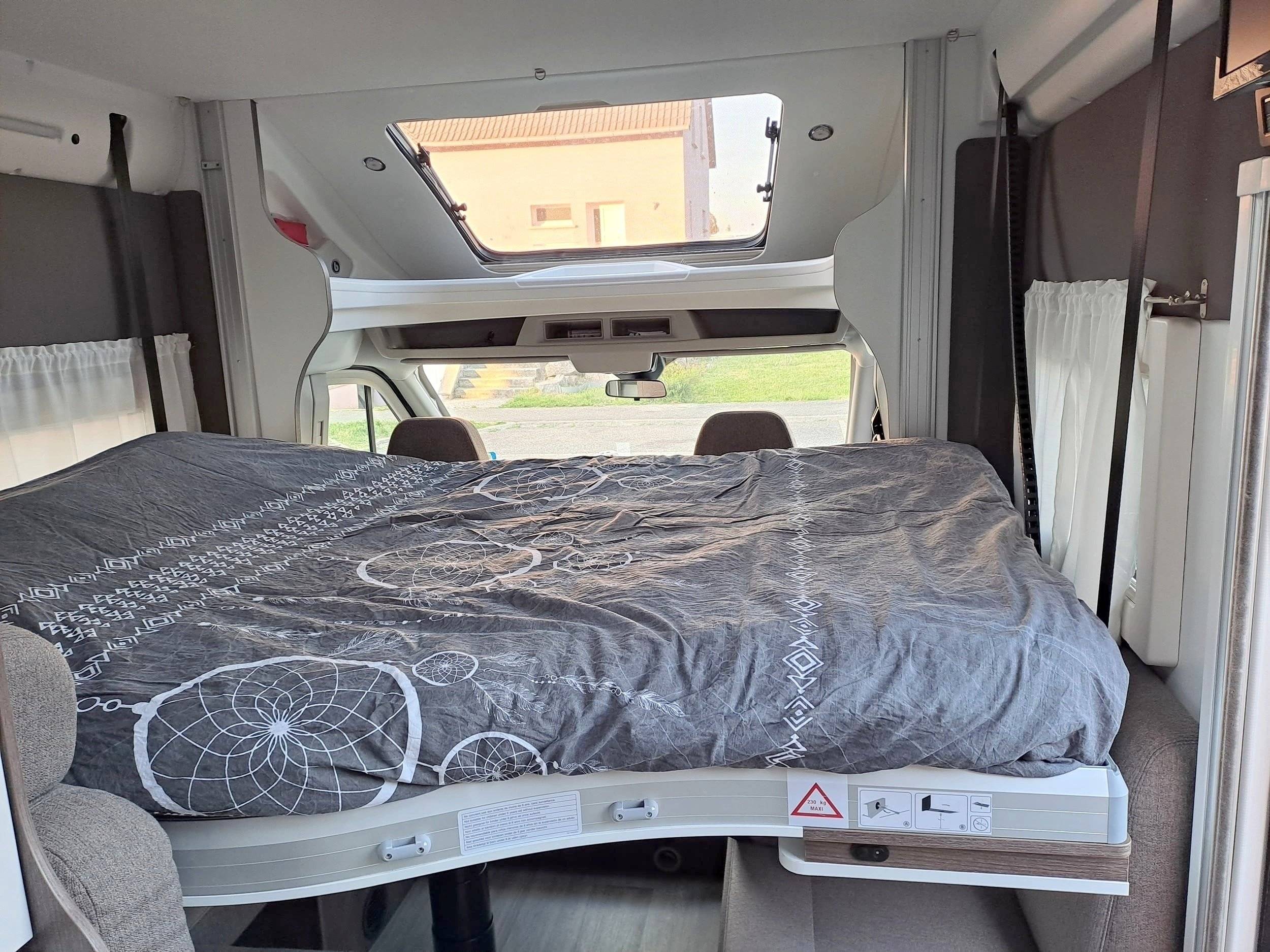 Berth Ford ford transit - Yescapa