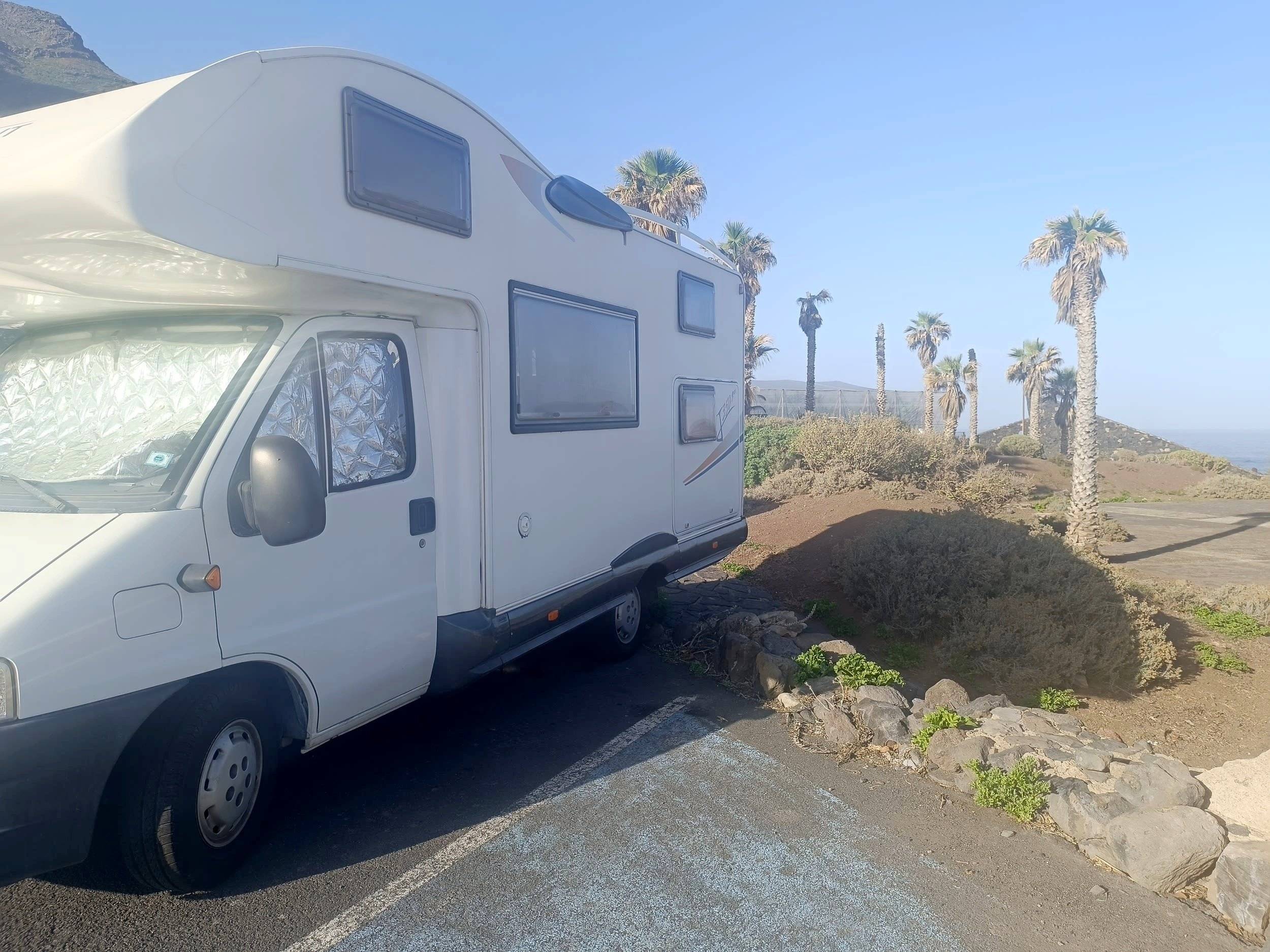 Vista frontale a ¾ Iveco IVECO - Yescapa