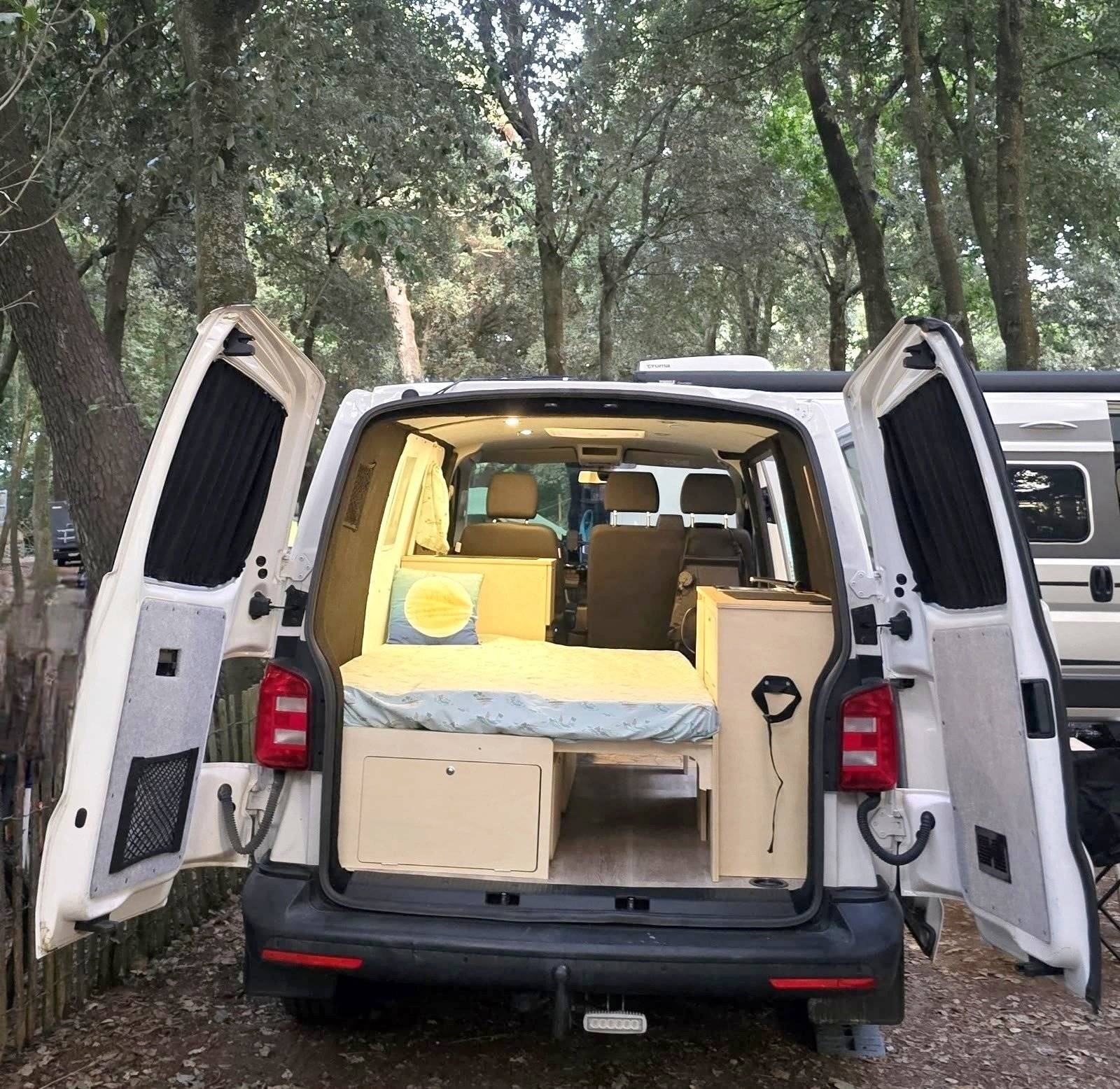 Couchages Volkswagen T6 2 l TDI 150 ch - Yescapa