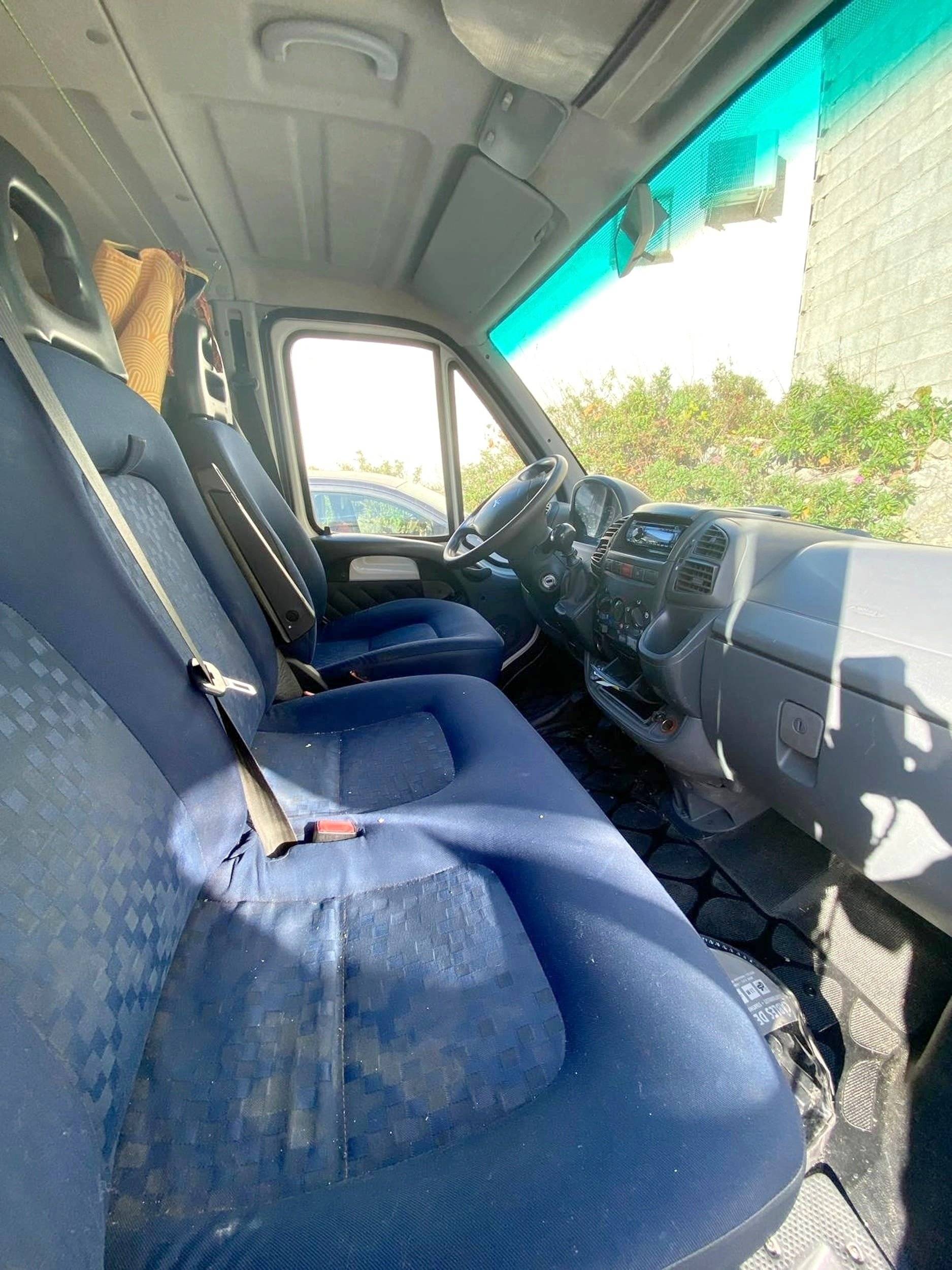 Poste de conduite Peugeot Boxer - Yescapa