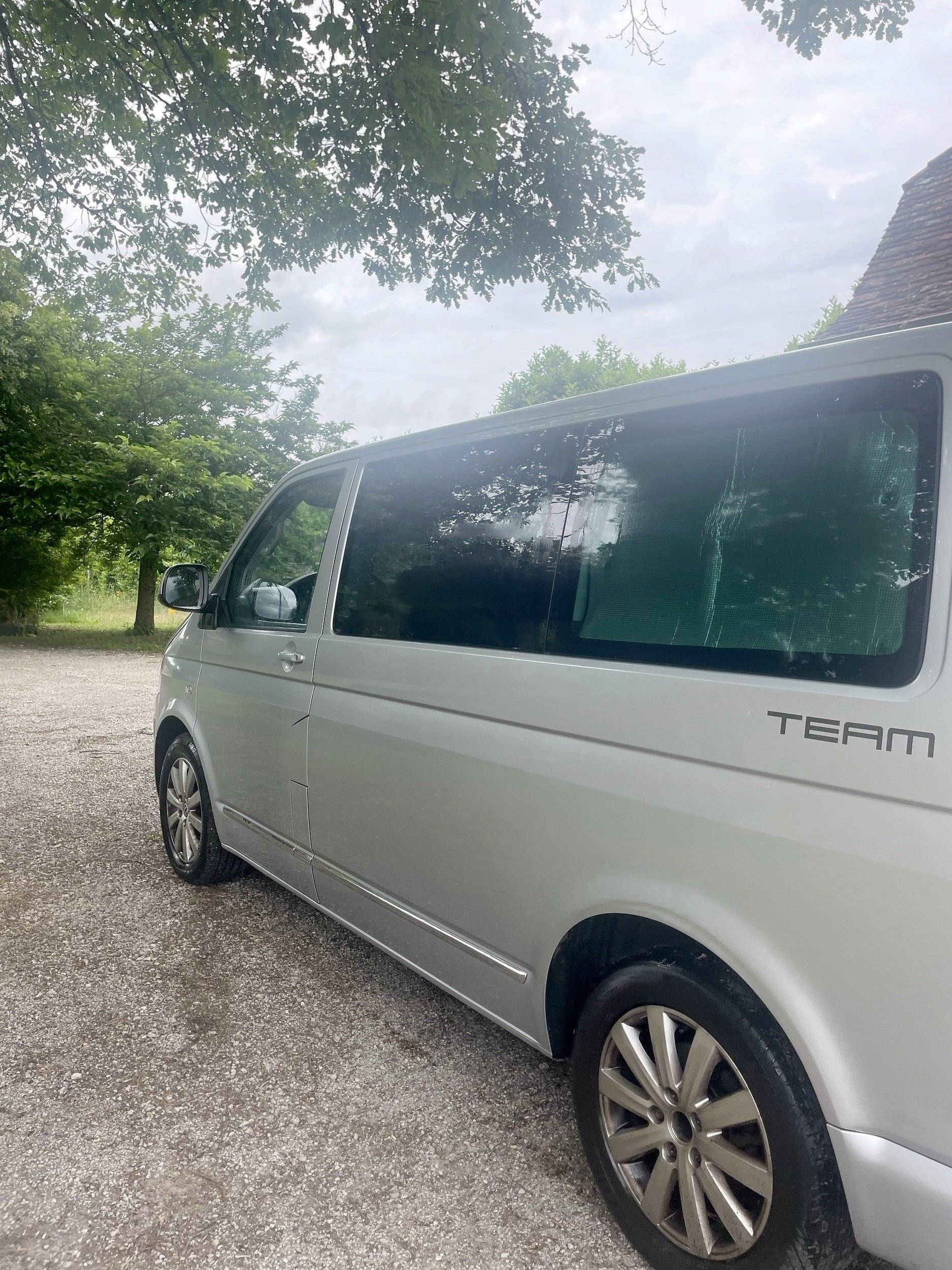 Volkswagen T5 2 l 140 ch