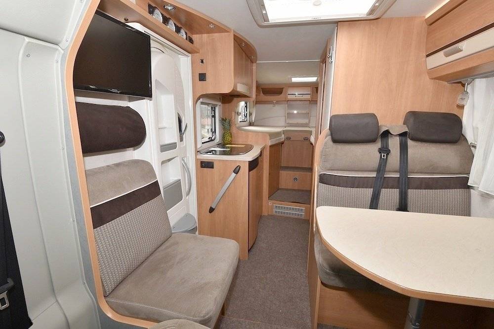 Dining Area Fiat Ducato 2,3 l 130 ch - Yescapa
