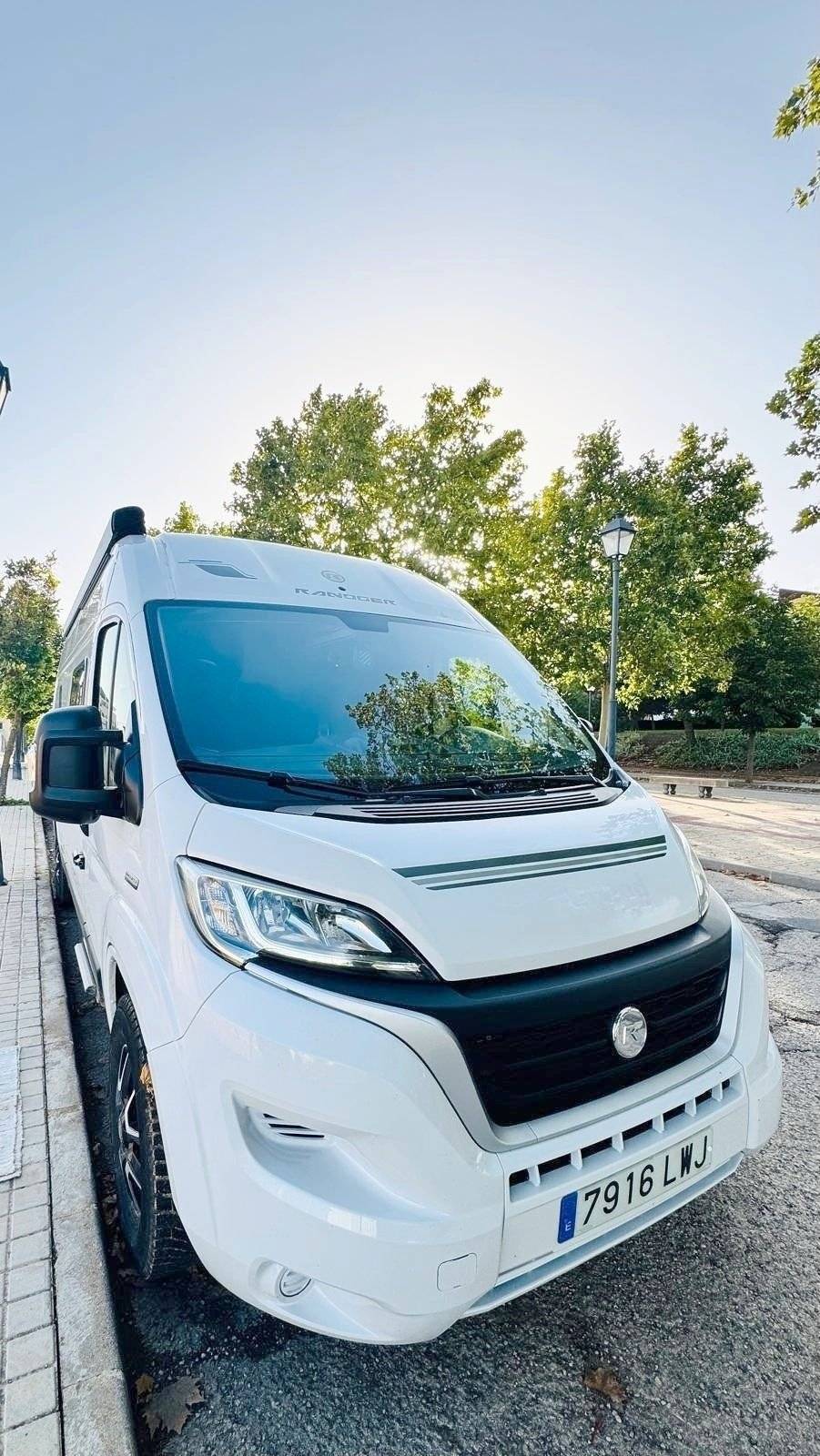 Front view from 3/4 Fiat Ducato 2,3 l Multijet 130 ch. - Yescapa