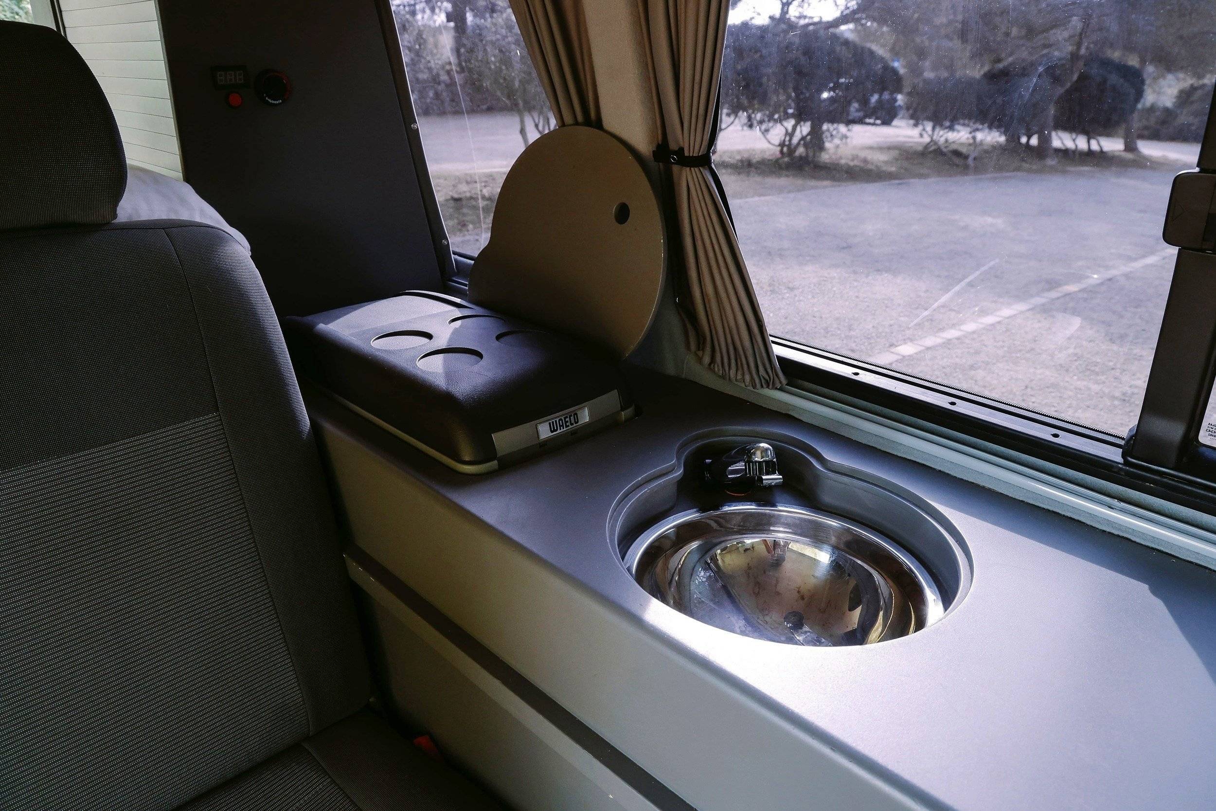 Volkswagen T5 california