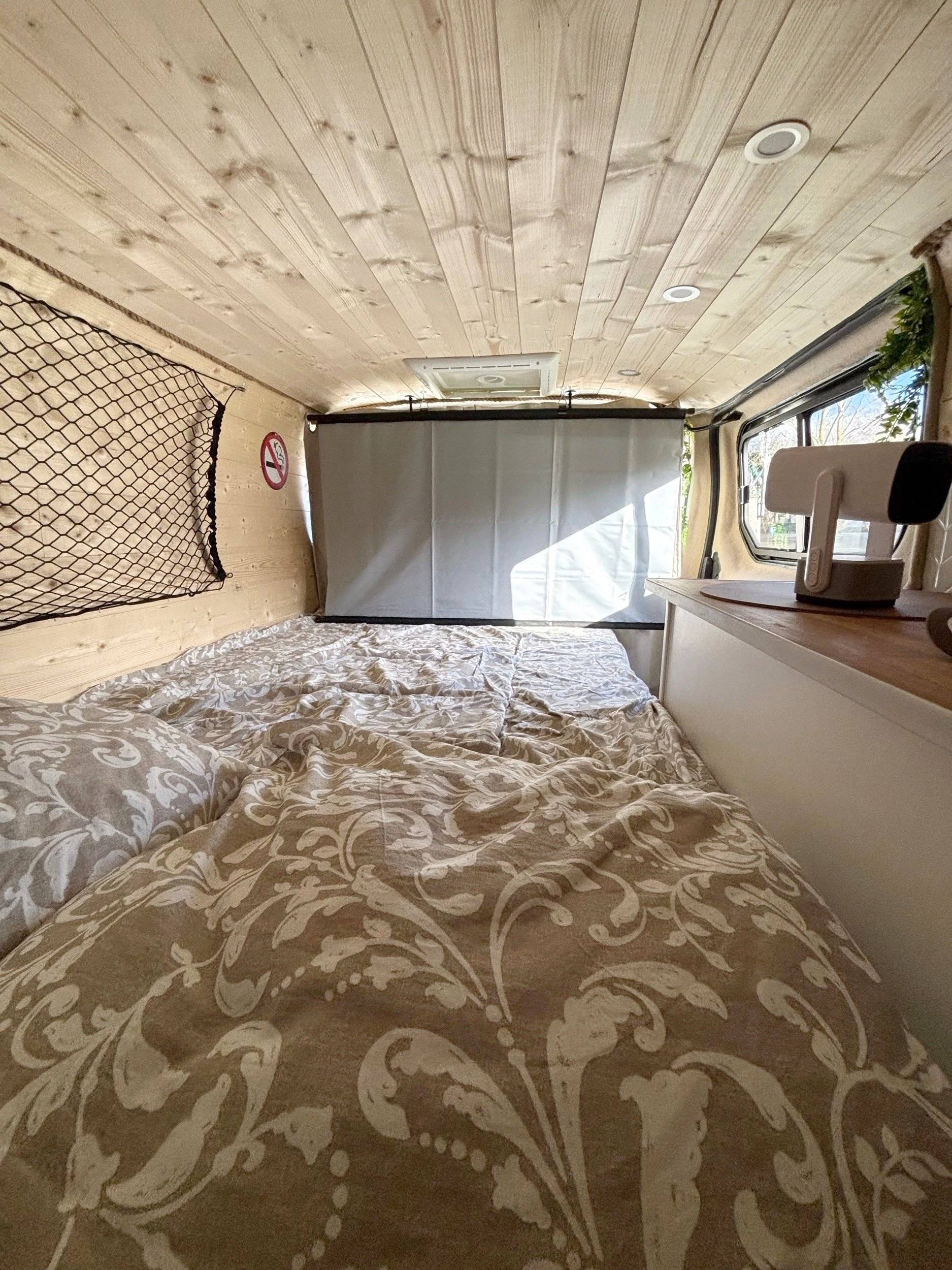 Schlafplätze Renault Trafic L2H1 2 l 120 ch - Yescapa