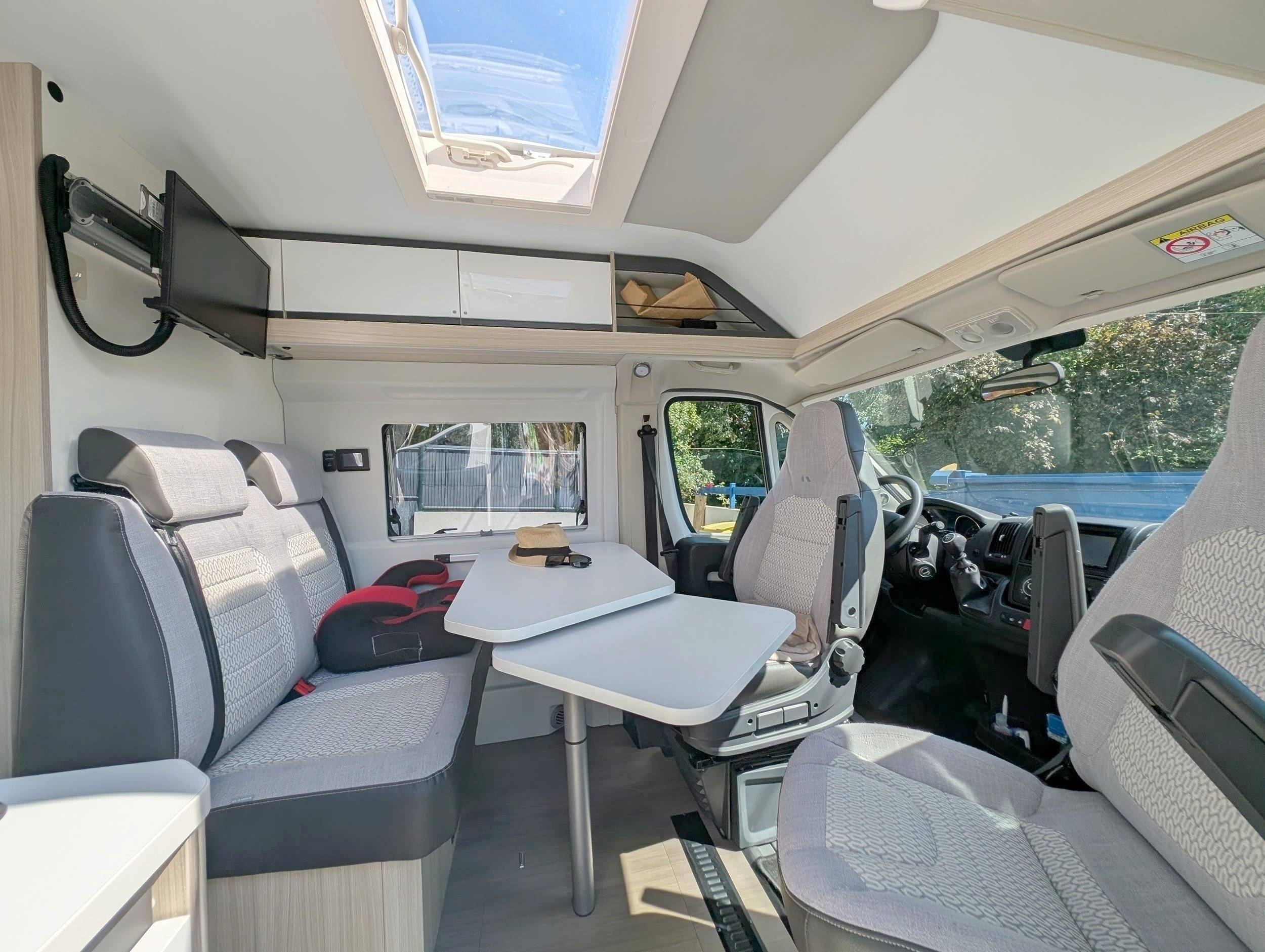 Adria adria twin axess 600 sp family