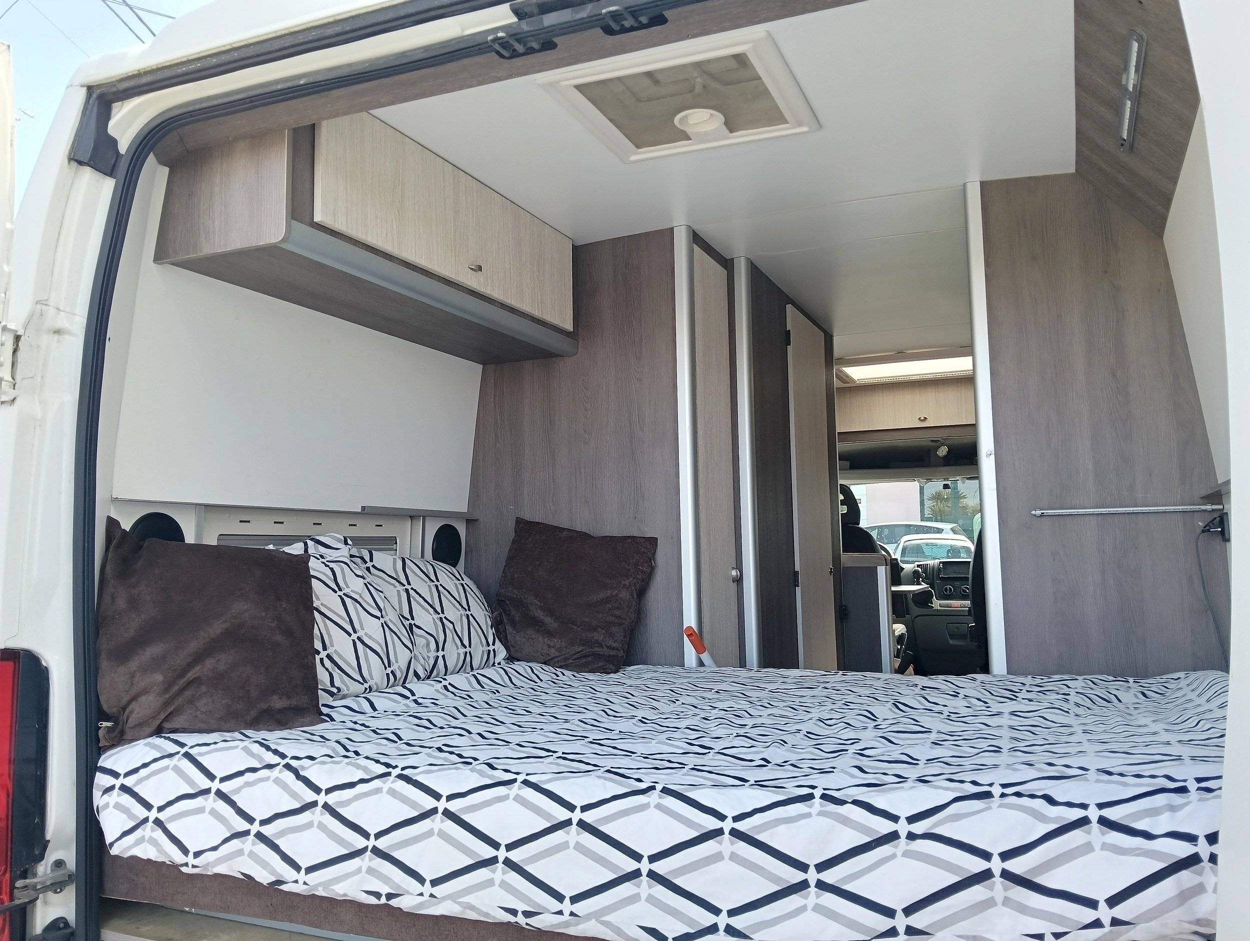 Berth Citroën Jumper - Yescapa