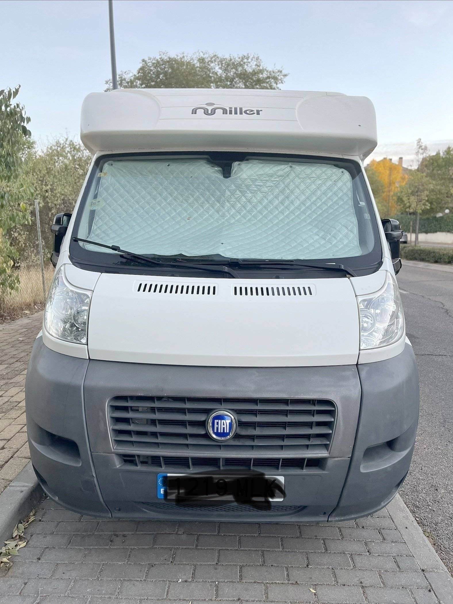 Front view from 3/4 Fiat - Yescapa