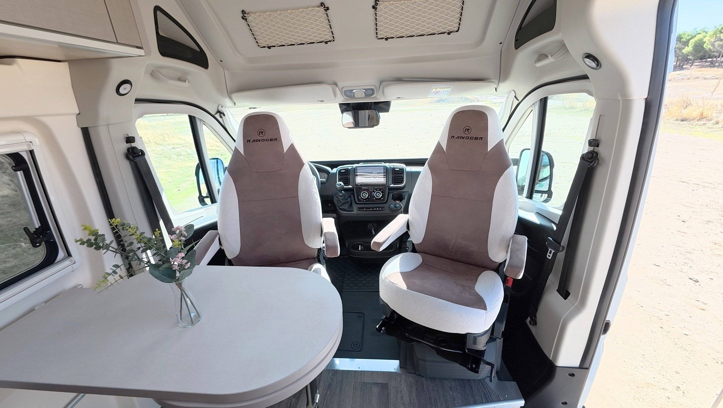 Área de jantar Fiat Fiat ducato - Yescapa