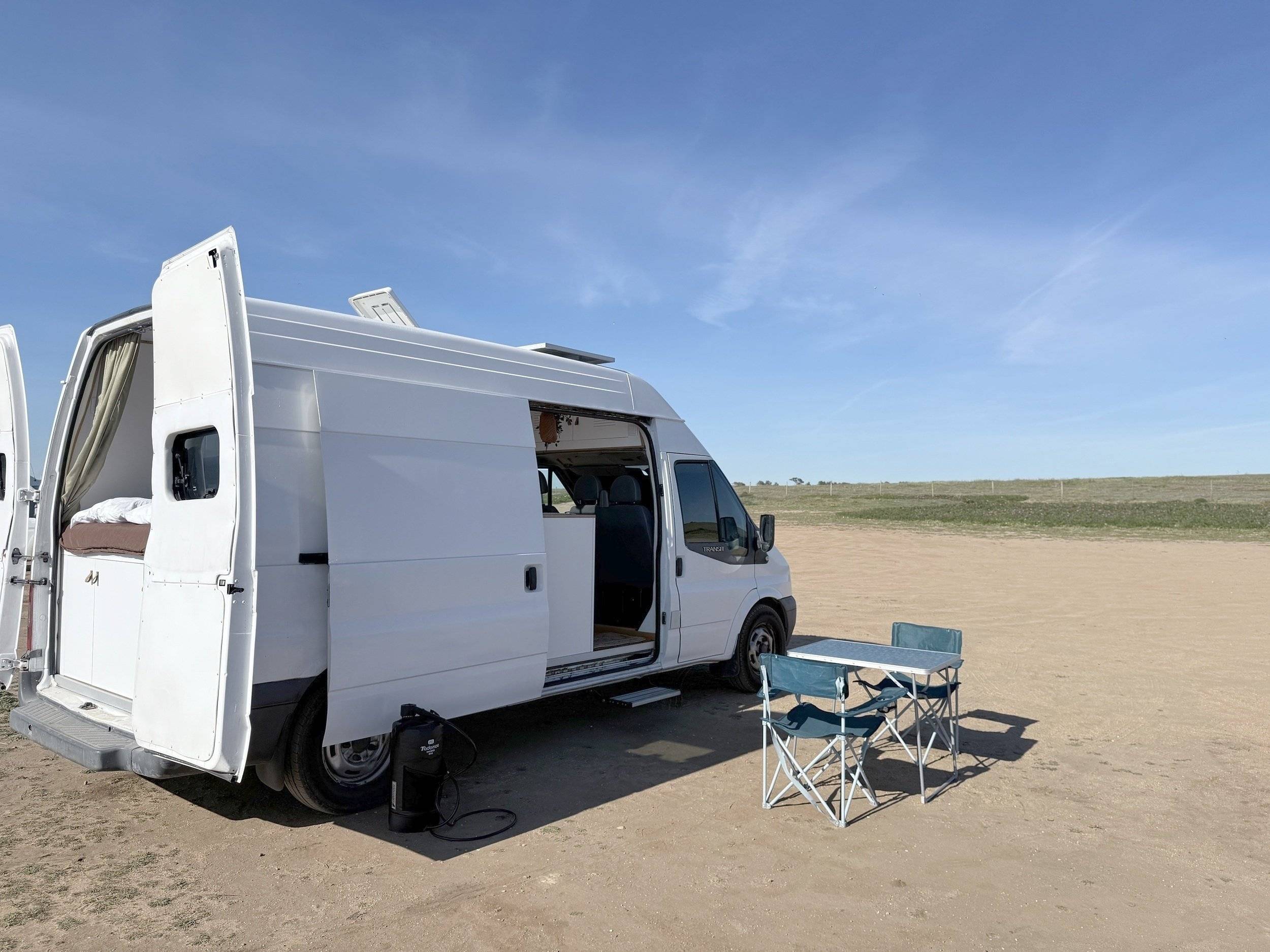 Voorkant 3/4  - Yescapa