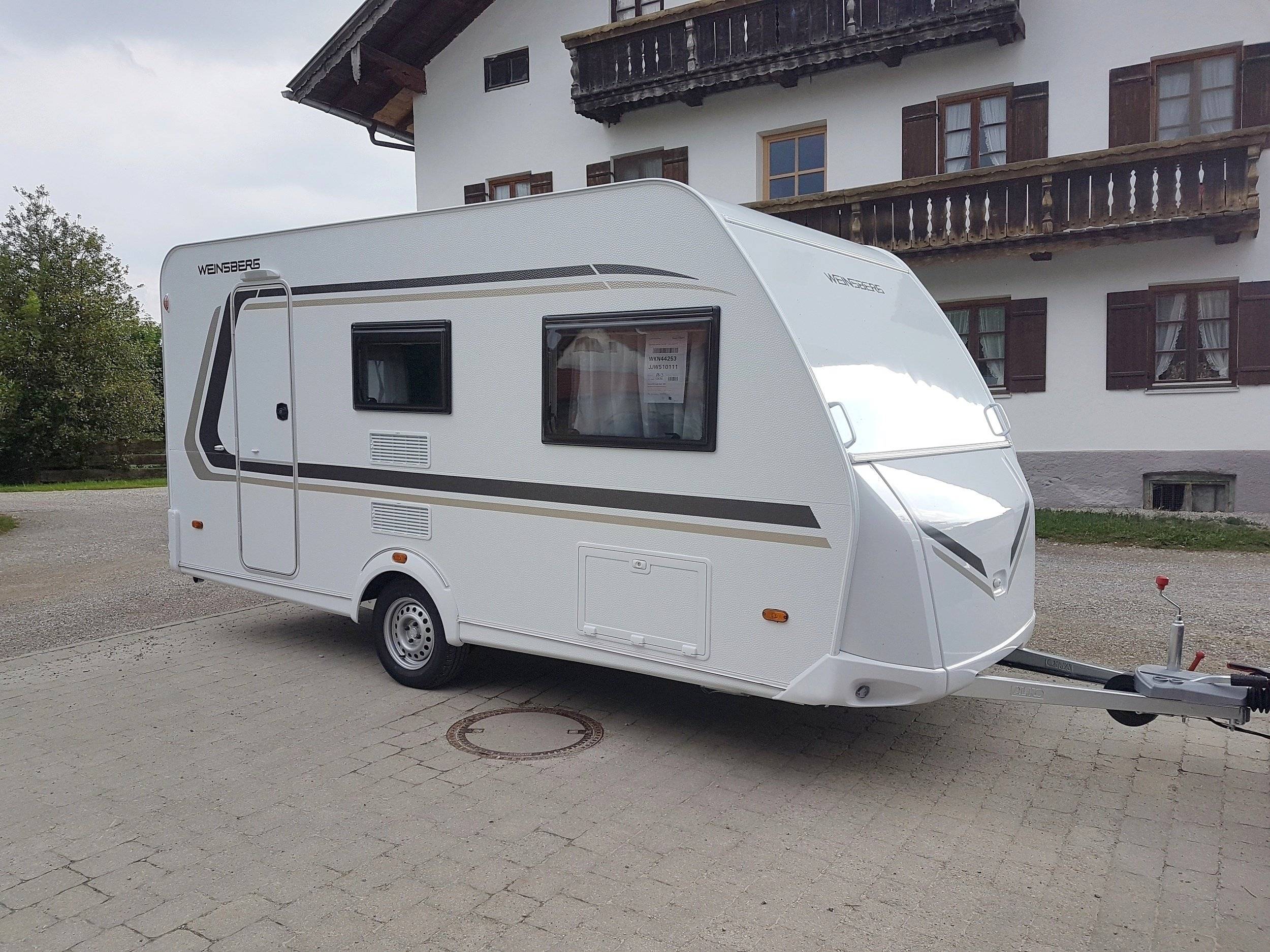 Vista frontale a ¾ Weinsberg - Yescapa