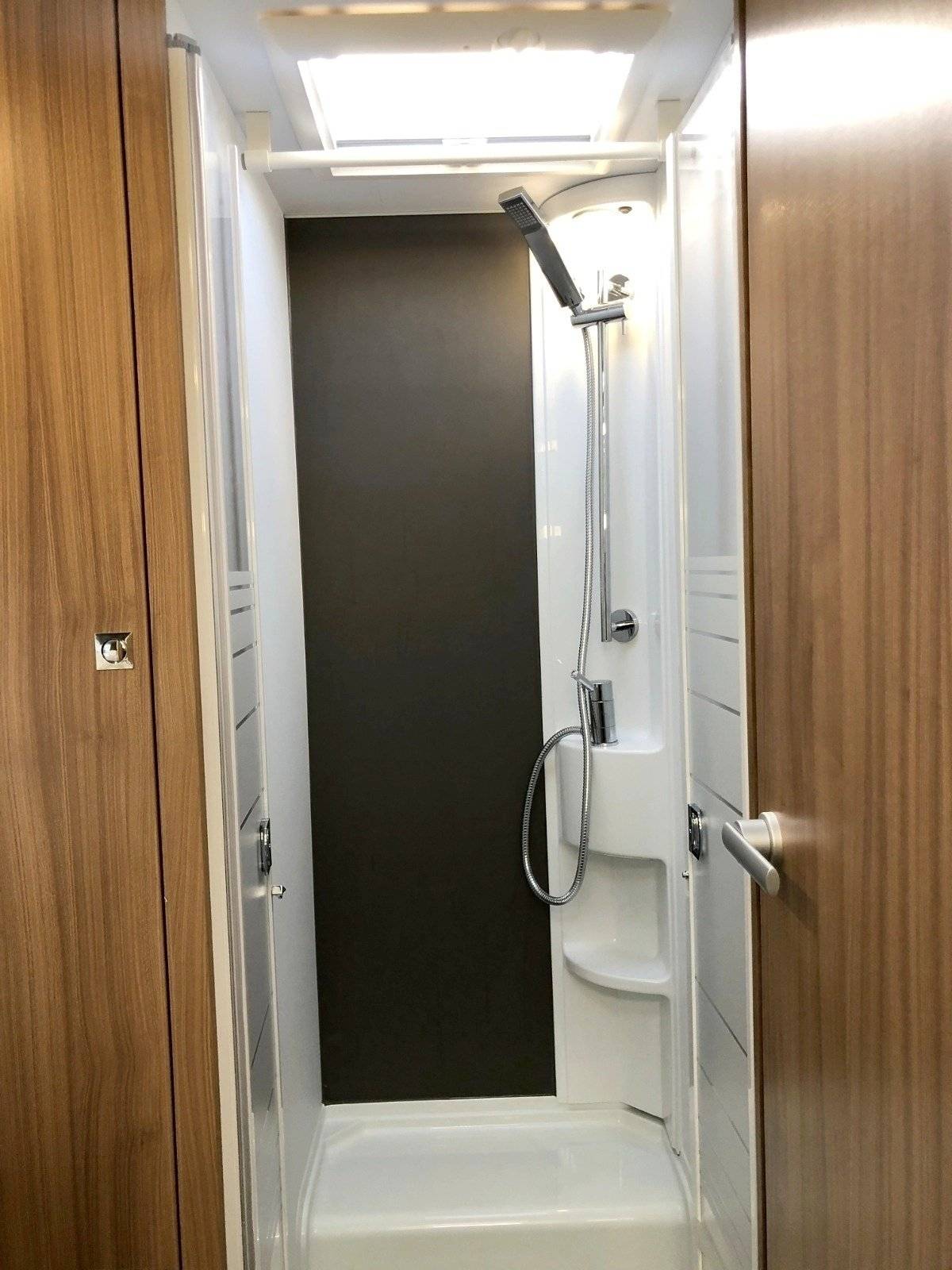 Adria Coral XL Axess 670 SL