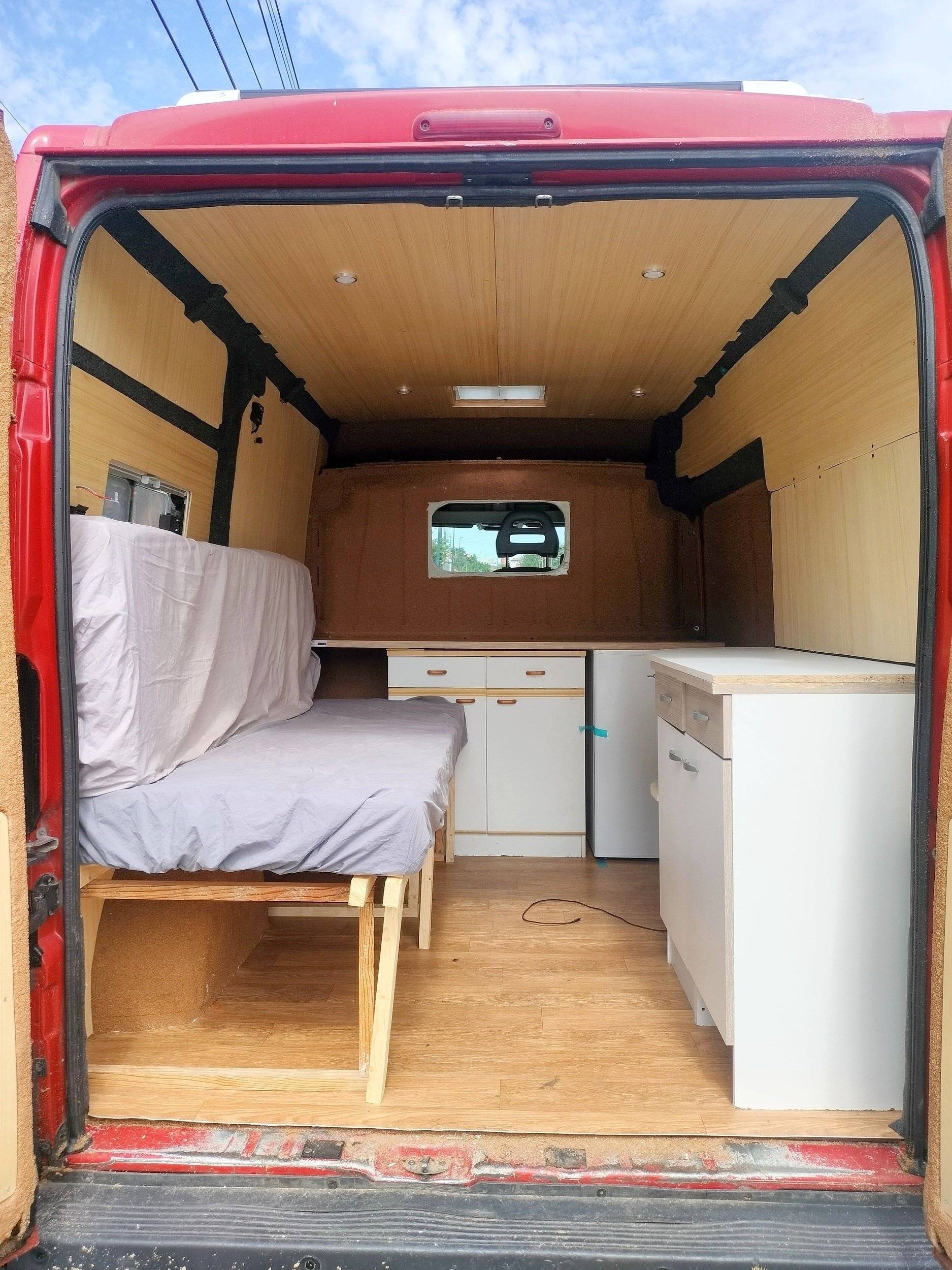 Vista de 3/4 Citroën Citroën jumper - Yescapa