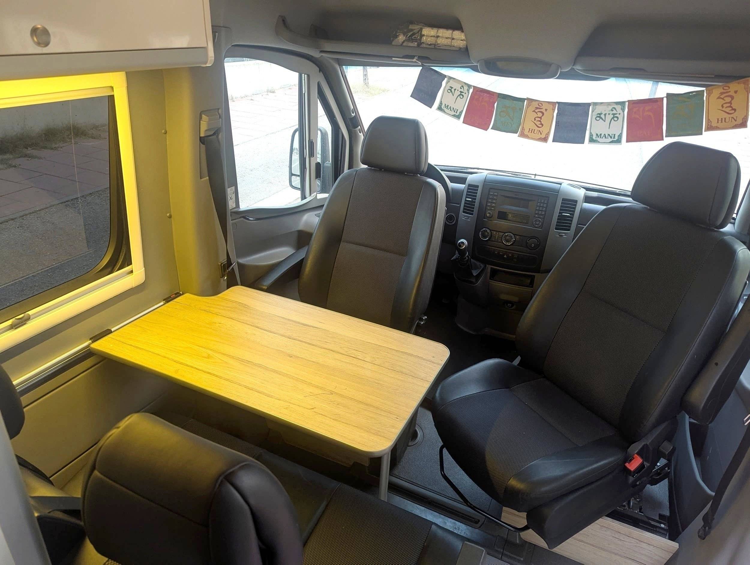 Menjador Mercedes Sprinter 2,2 l CDI 163 ch. - Yescapa