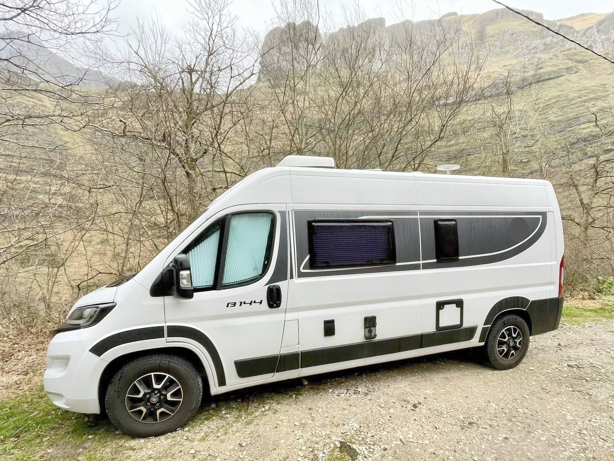 Vista frontale a ¾ Fiat FIAT DUCATO - Yescapa