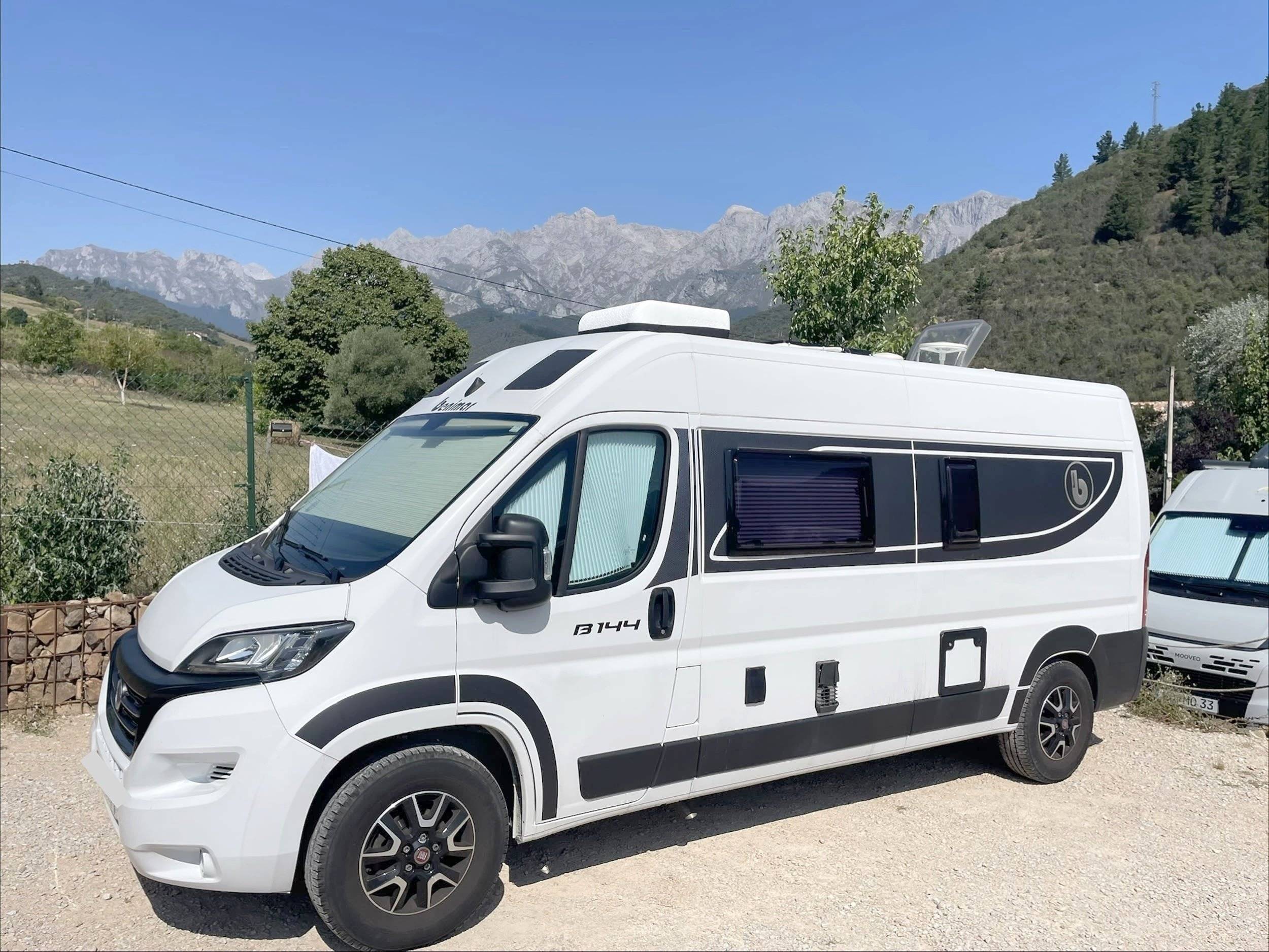 Vista frontale a ¾ Fiat FIAT DUCATO - Yescapa