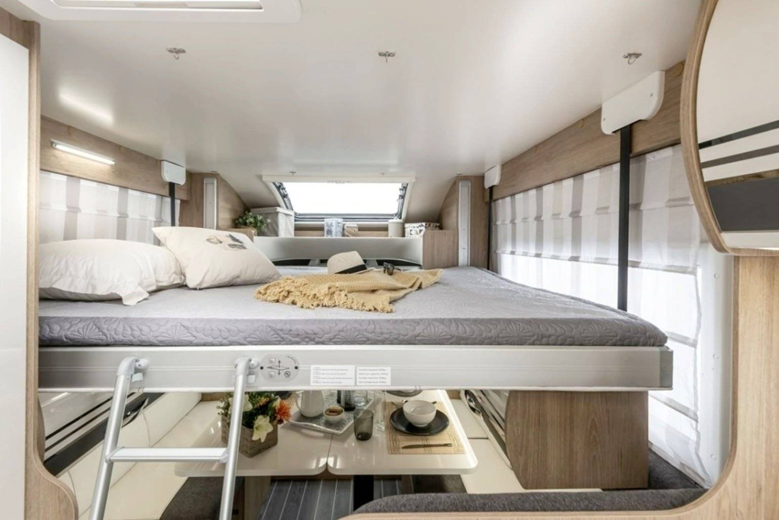 Schlafplätze Ford Transit 2,0 l 170 ch - Yescapa