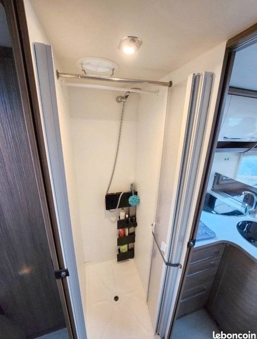 Couchages Fiat Ducato 2,2 l JTD 130 ch. - Yescapa