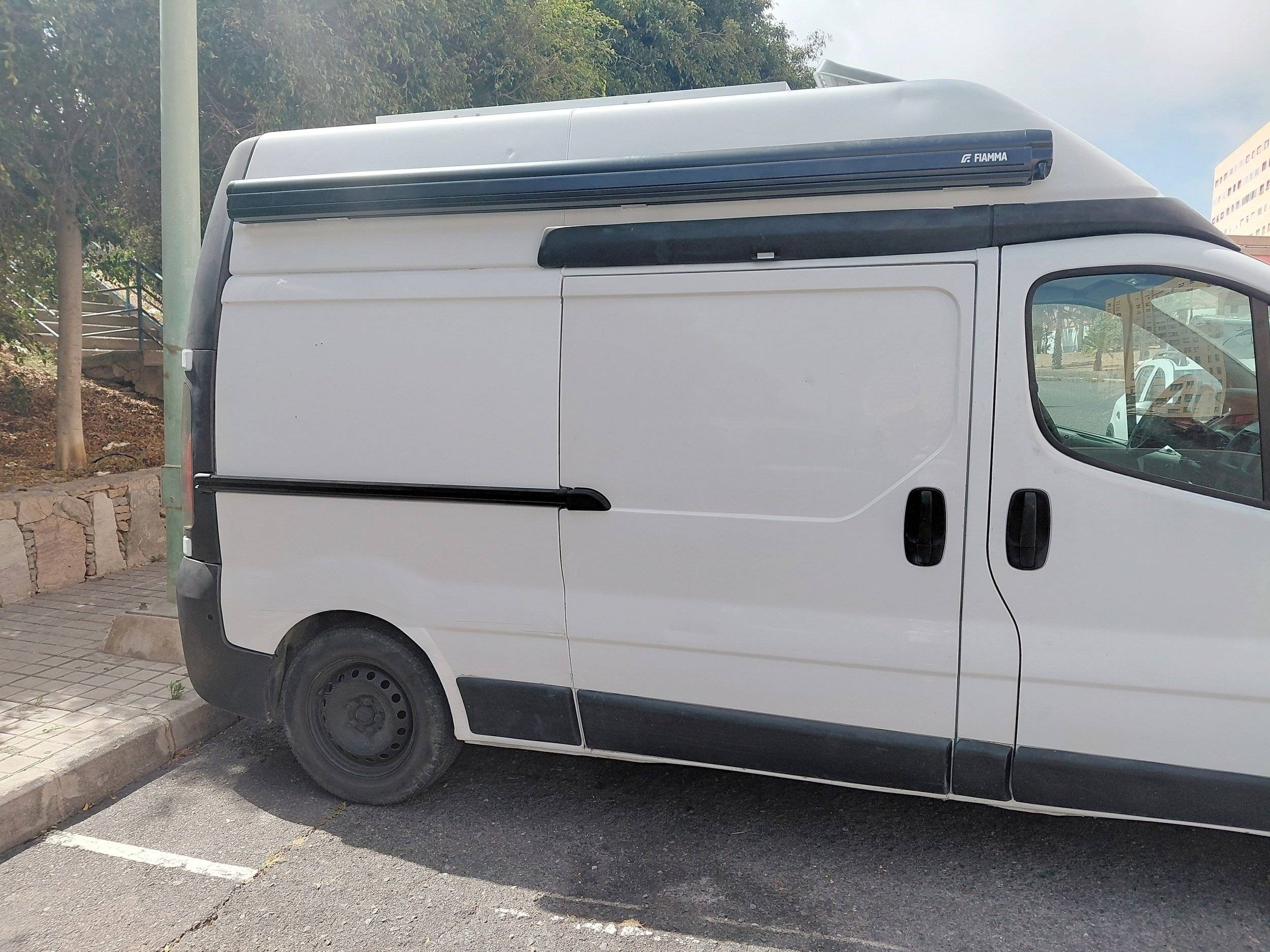Camper Track opel vivaro L1h2