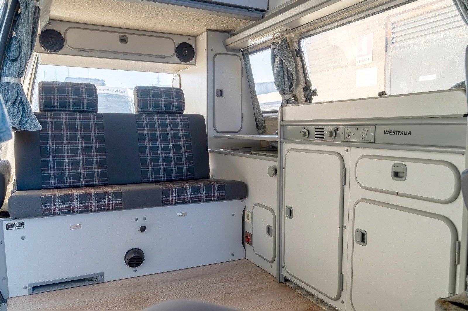 Comedor Volkswagen T3 - Yescapa
