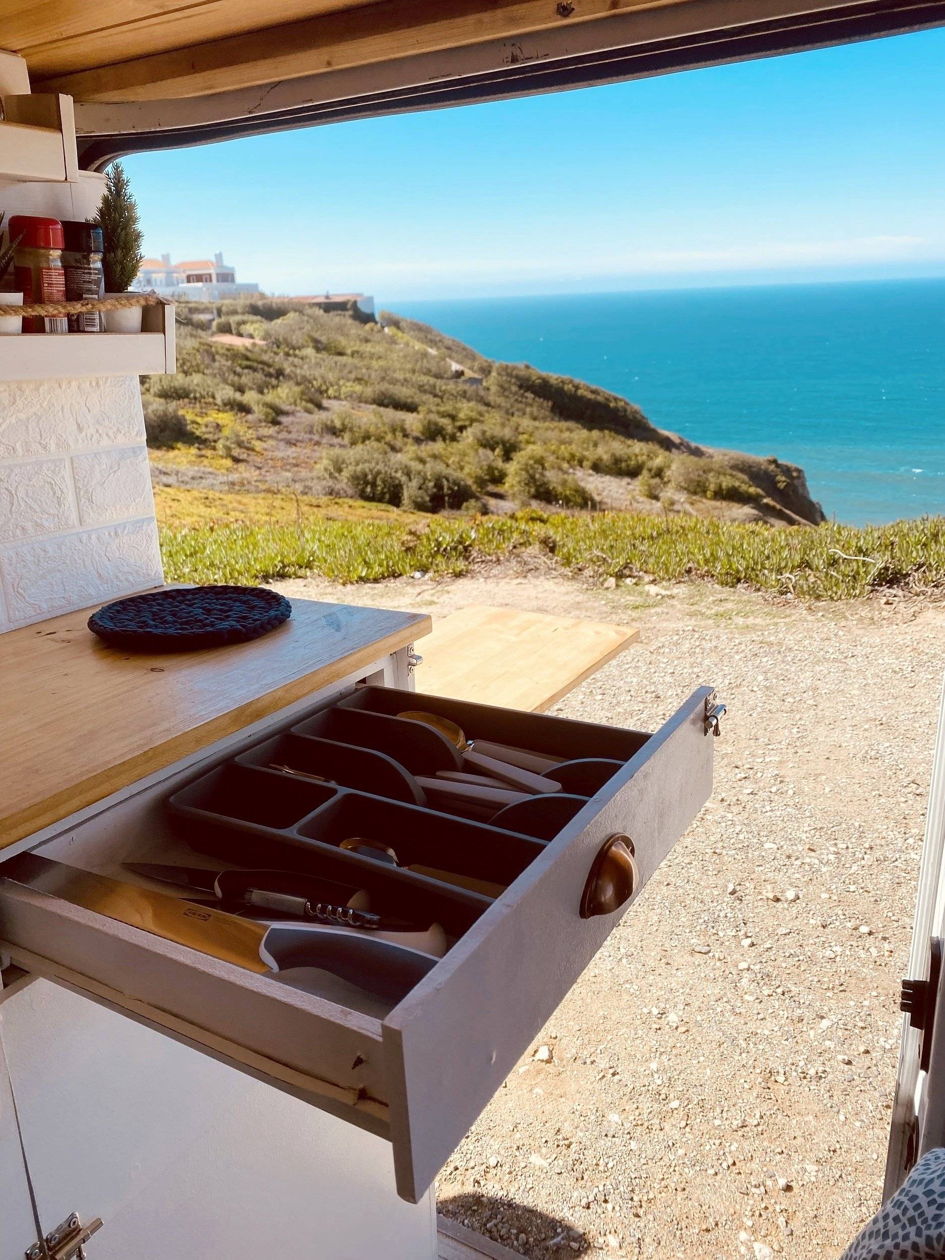 Menjador Opel Vivaro - Yescapa