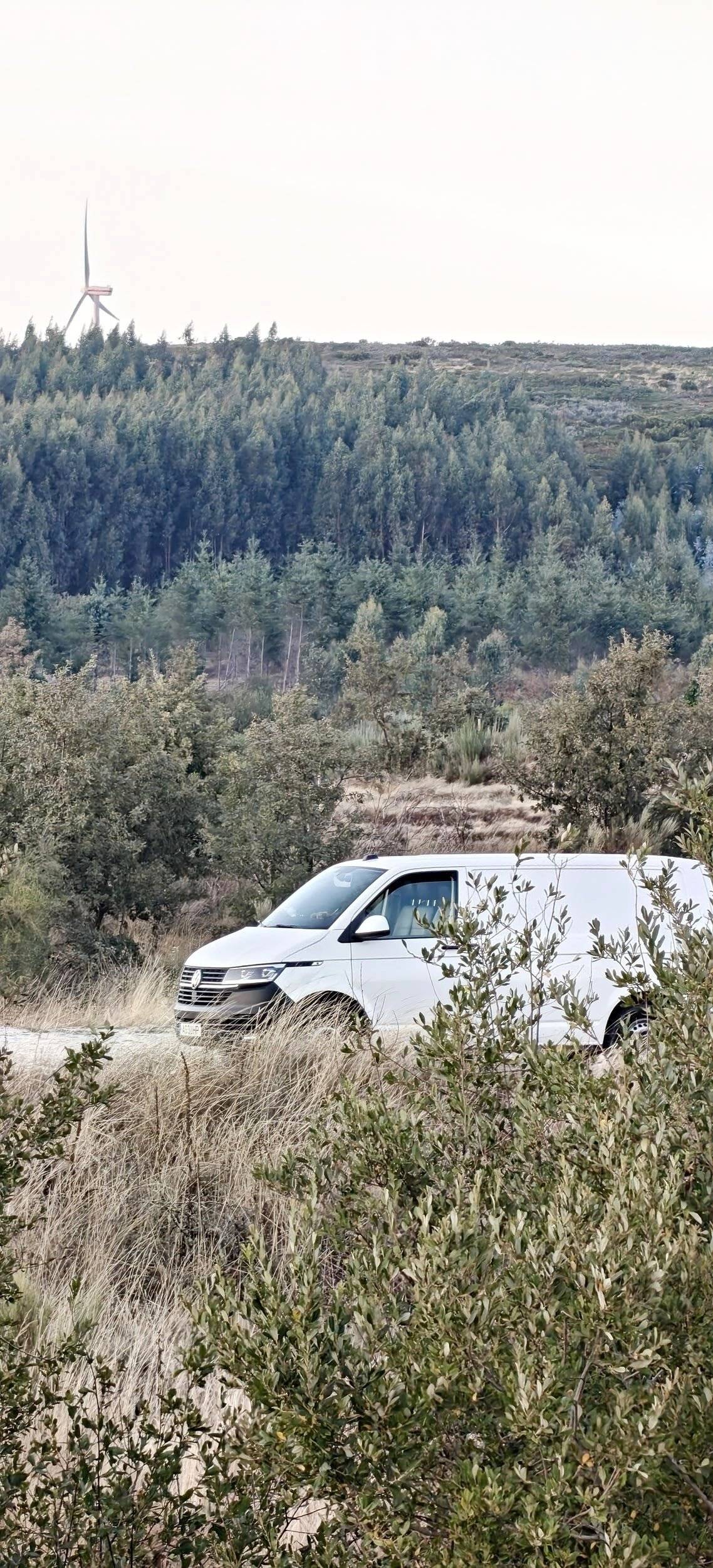 Front view from 3/4 Volkswagen Transporter T6.1  2,0 l 110ch - Yescapa