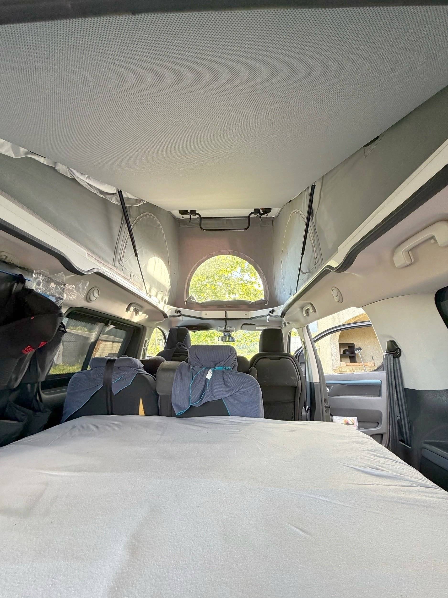 Plazas en cama Peugeot TRAVELLER - Yescapa