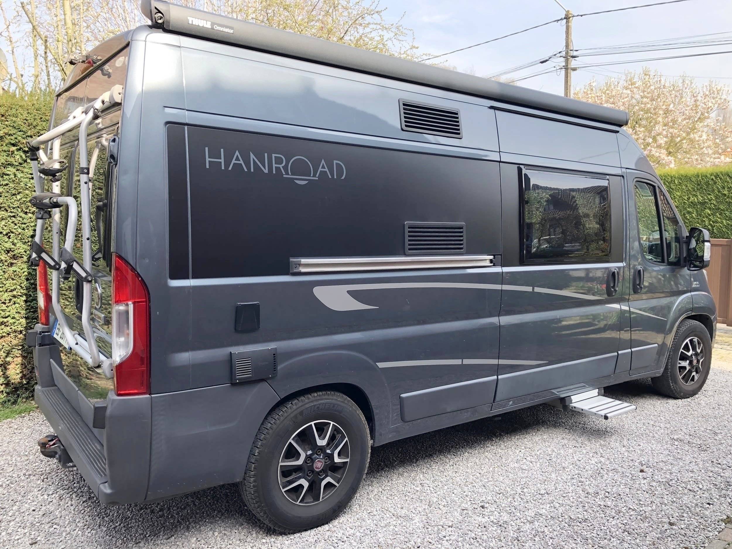 schräge Vorderansicht Fiat Ducato 2,3 l 150 ch - Yescapa