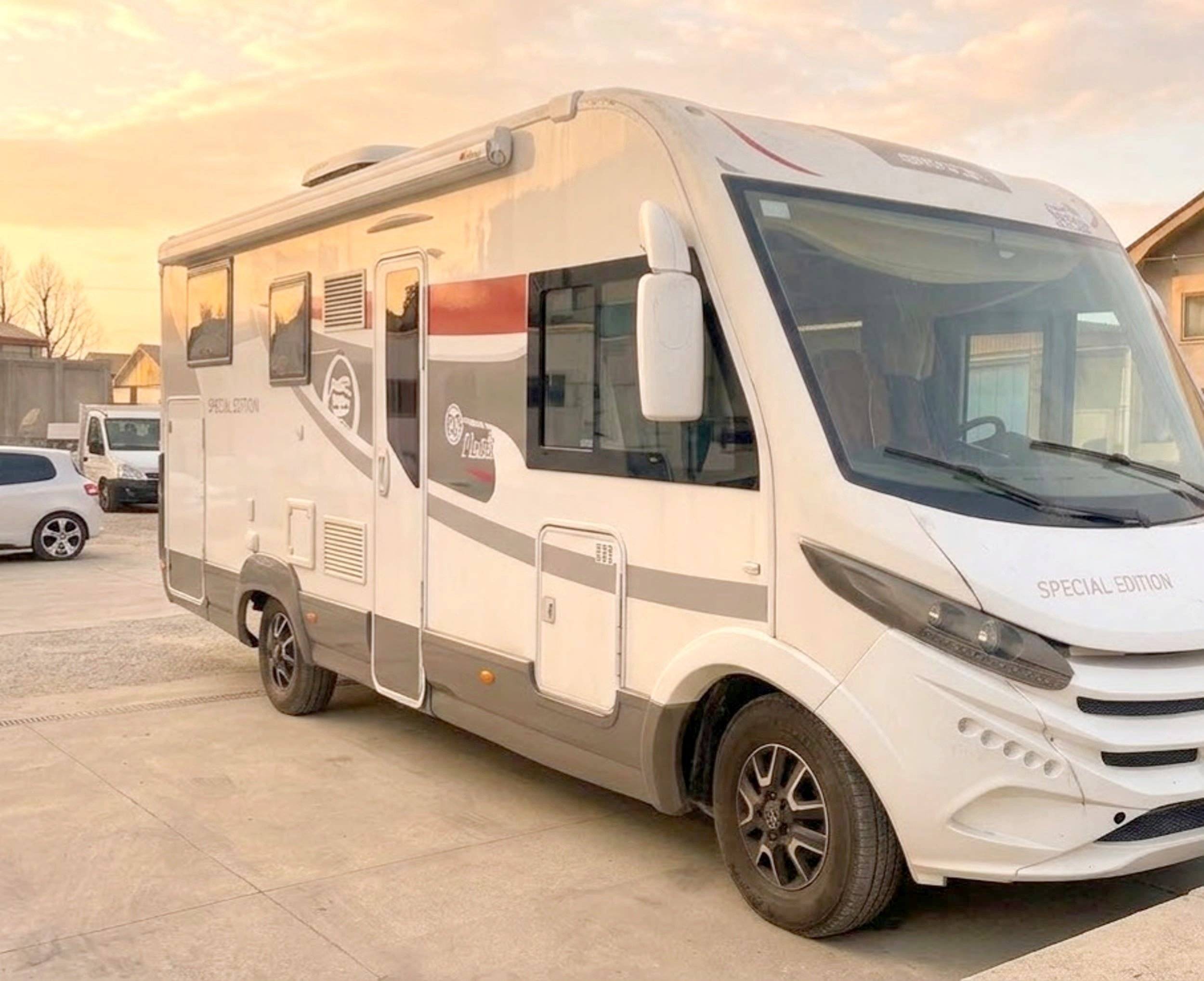 Vue avant de 3/4 Fiat Ducato 2,3 l Multijet 130 ch. - Yescapa