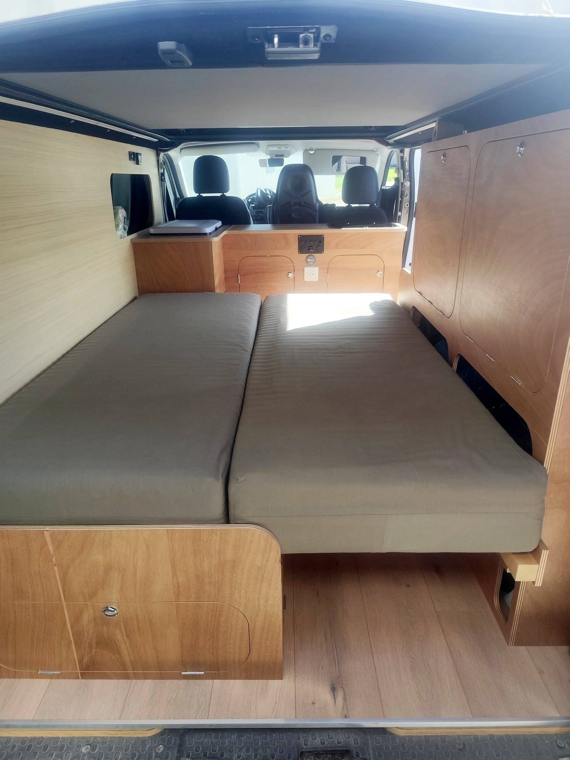 Berth Renault Trafic L2-H1 - Yescapa