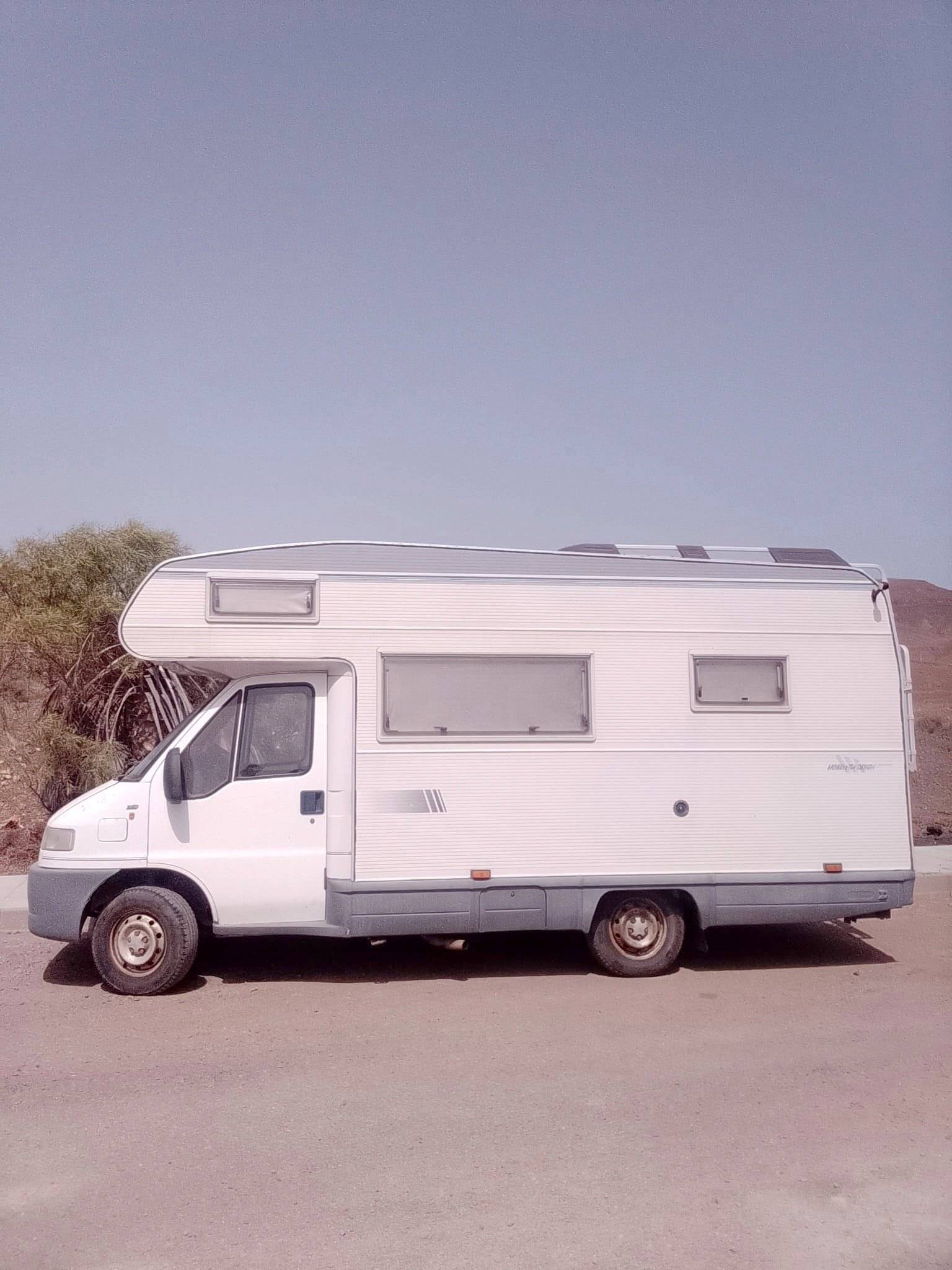 Voorkant 3/4 Fiat Ducato 2,3 l 120 ch - Yescapa