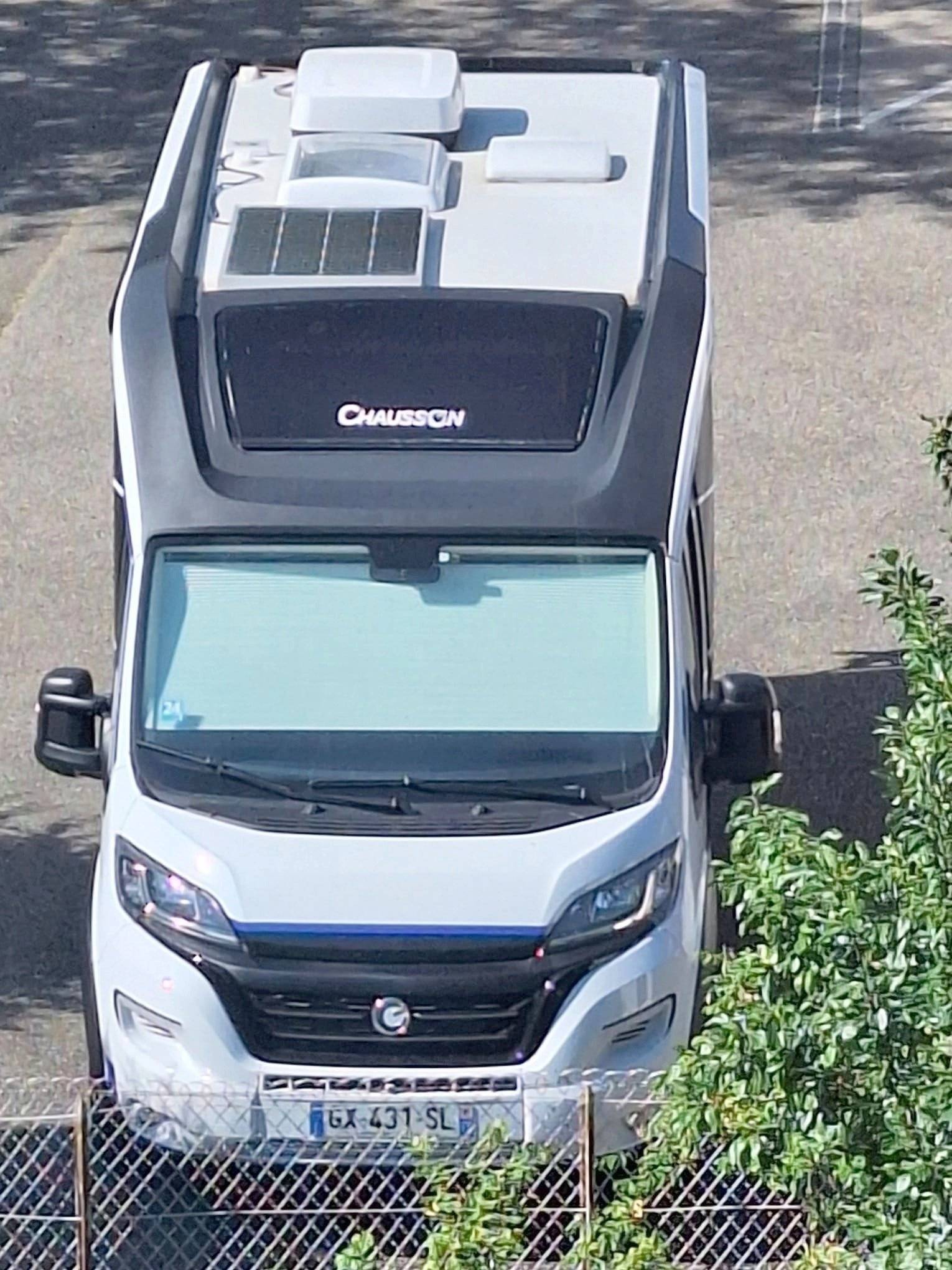 Front view from 3/4 Fiat Ducato 2,3 l 148 ch - Yescapa